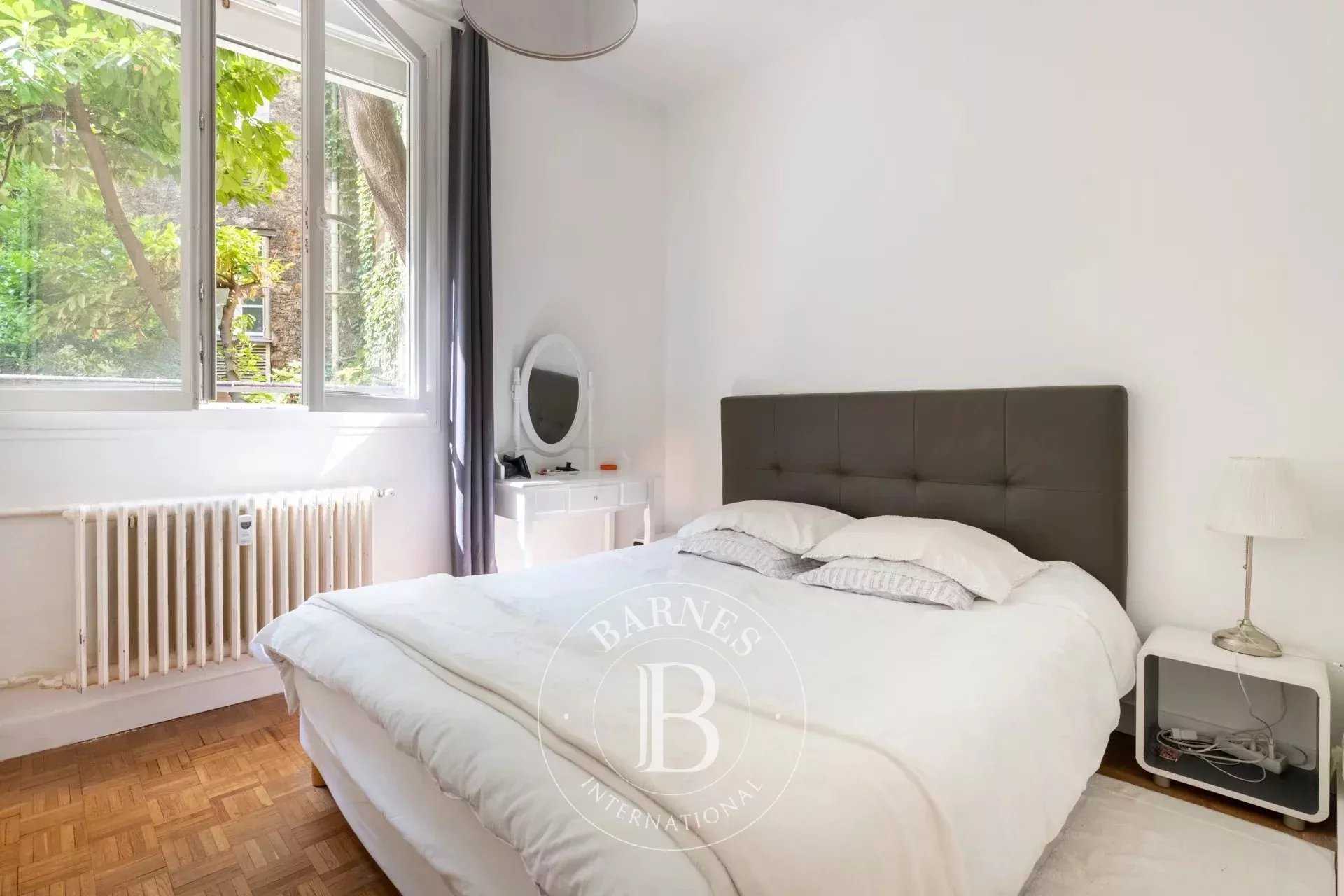 Paris  - Appartement 3 Pièces 2 Chambres