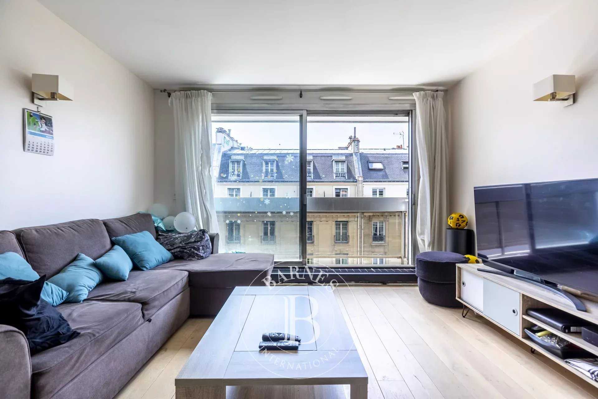 Paris  - Appartement 2 Pièces, 1 Chambre