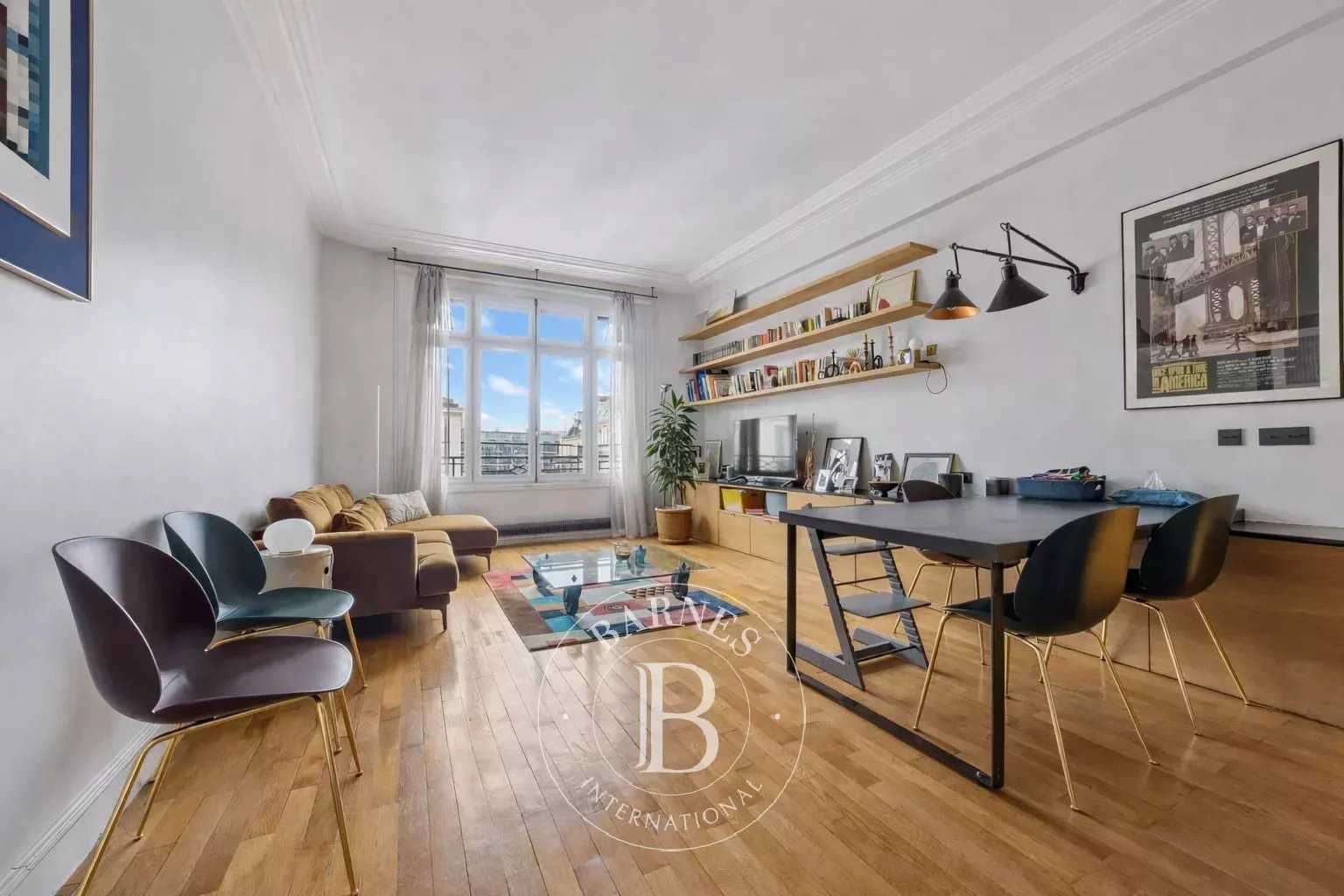 Paris  - Appartement 3 Pi&egrave;ces 2 Chambres