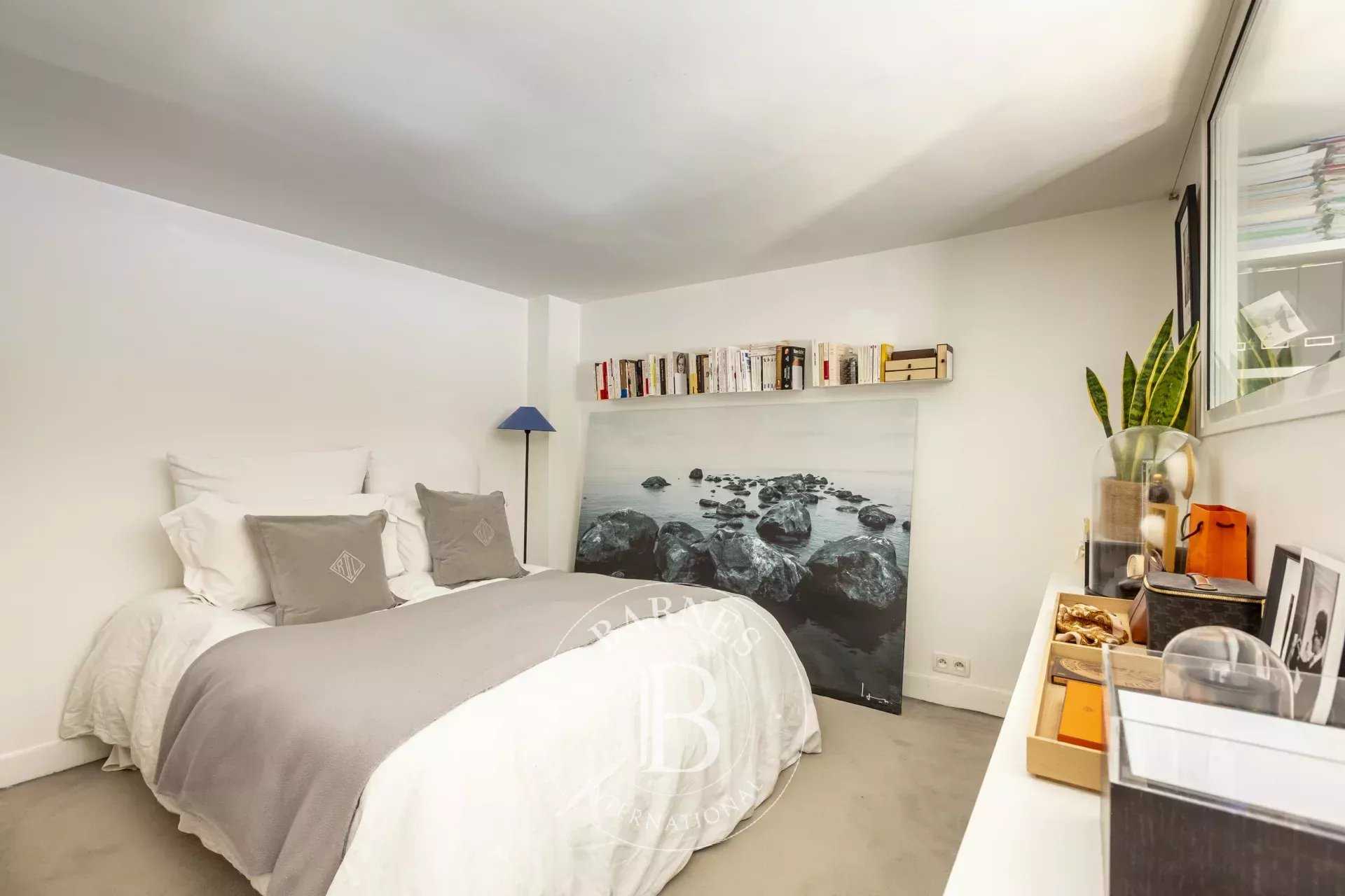 Paris  - Appartement 2 Pièces, 1 Chambre