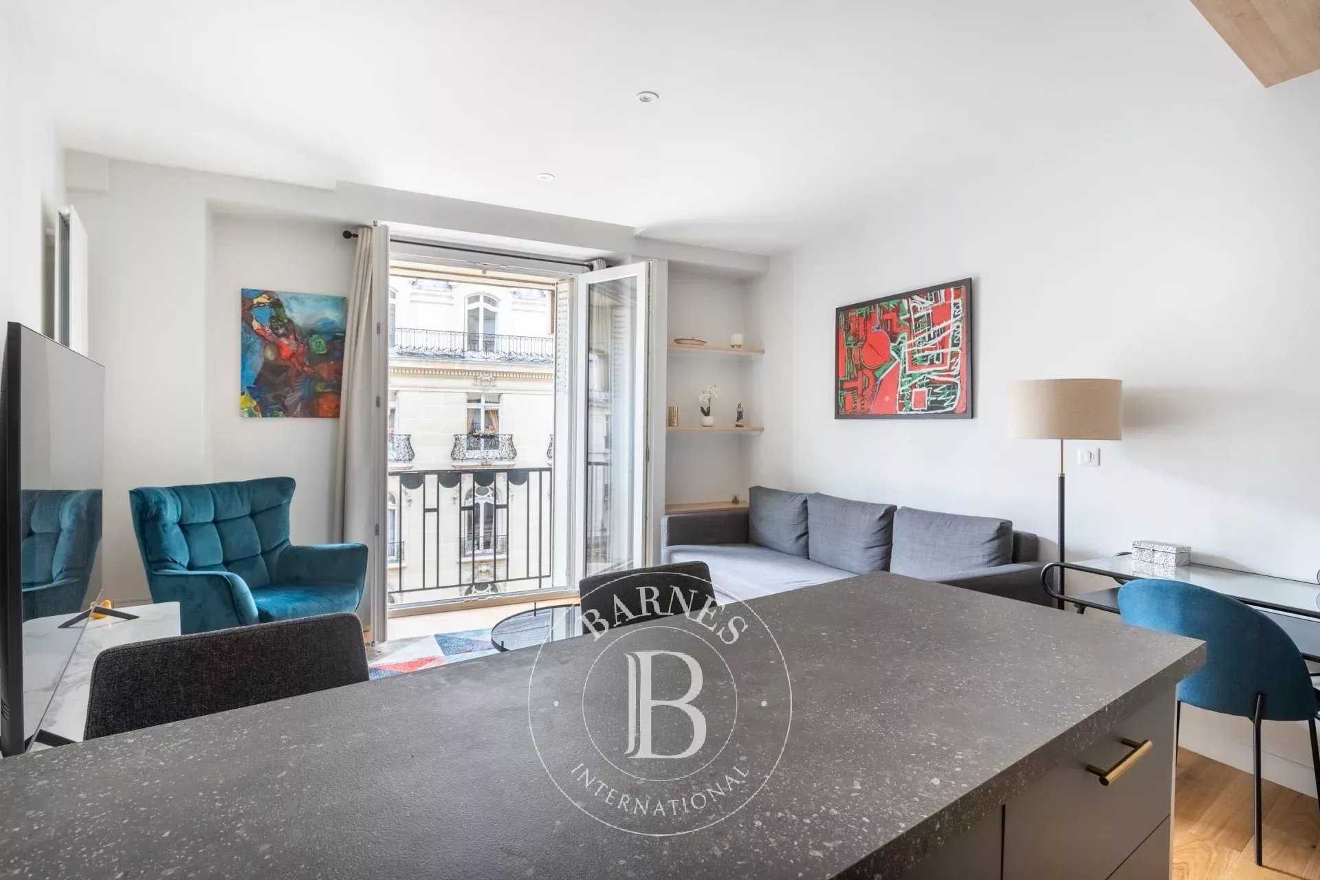 Paris  - Appartement 2 Pièces, 1 Chambre