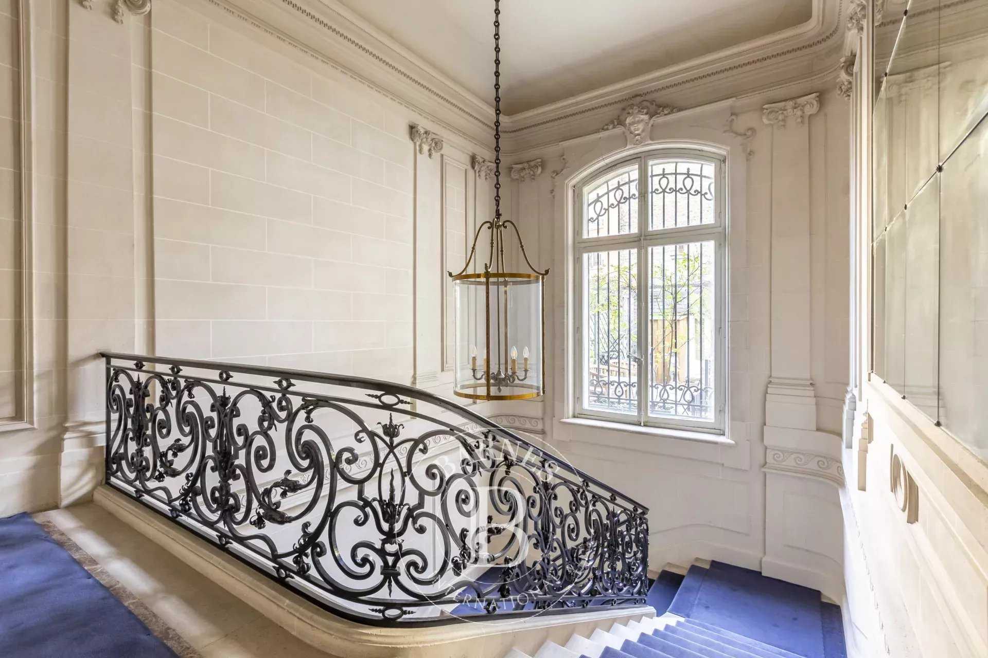 Paris  - Appartement 2 Pièces, 1 Chambre