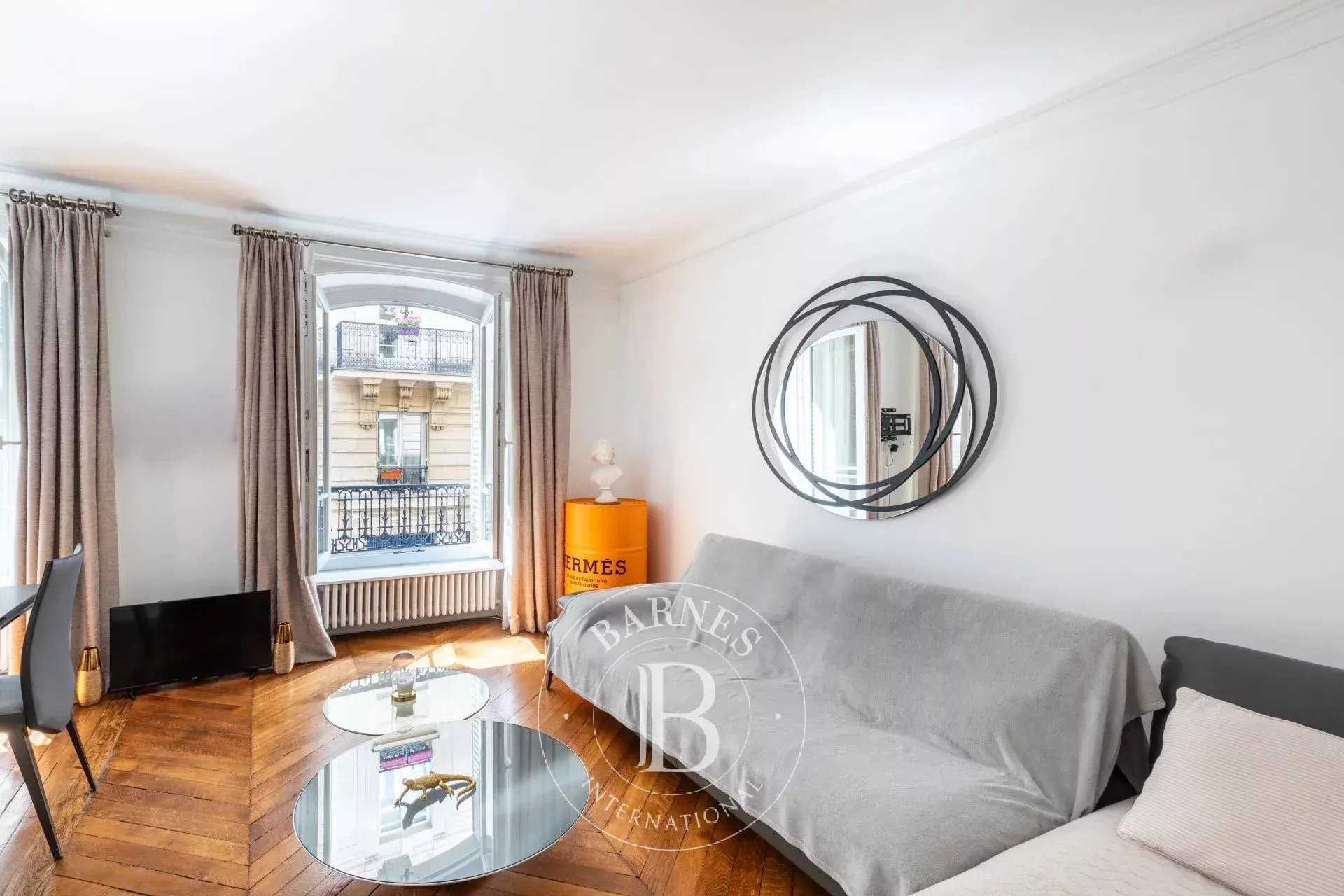 Paris  - Appartement 3 Pièces 2 Chambres