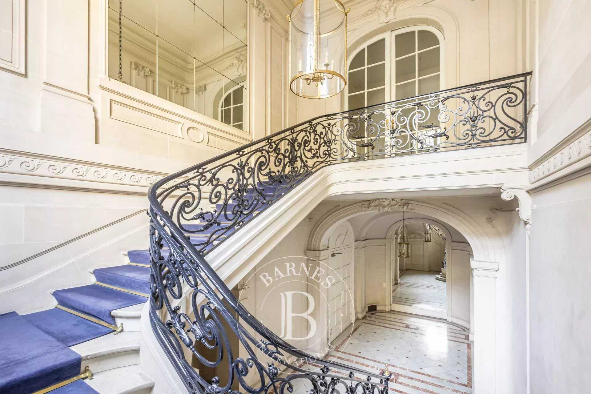 Paris  - Appartement 2 Pièces, 1 Chambre