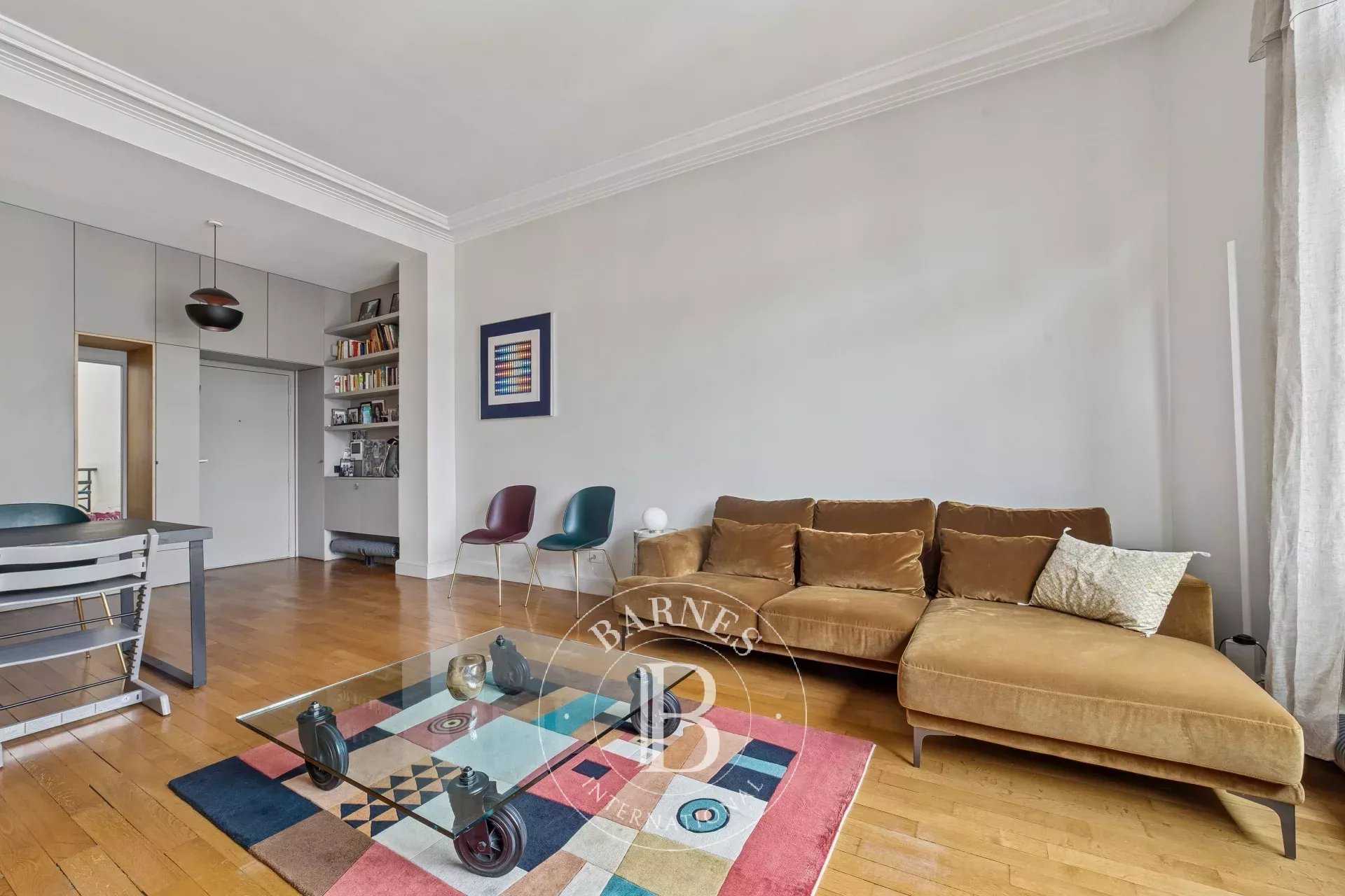 Paris  - Appartement 3 Pi&egrave;ces 2 Chambres