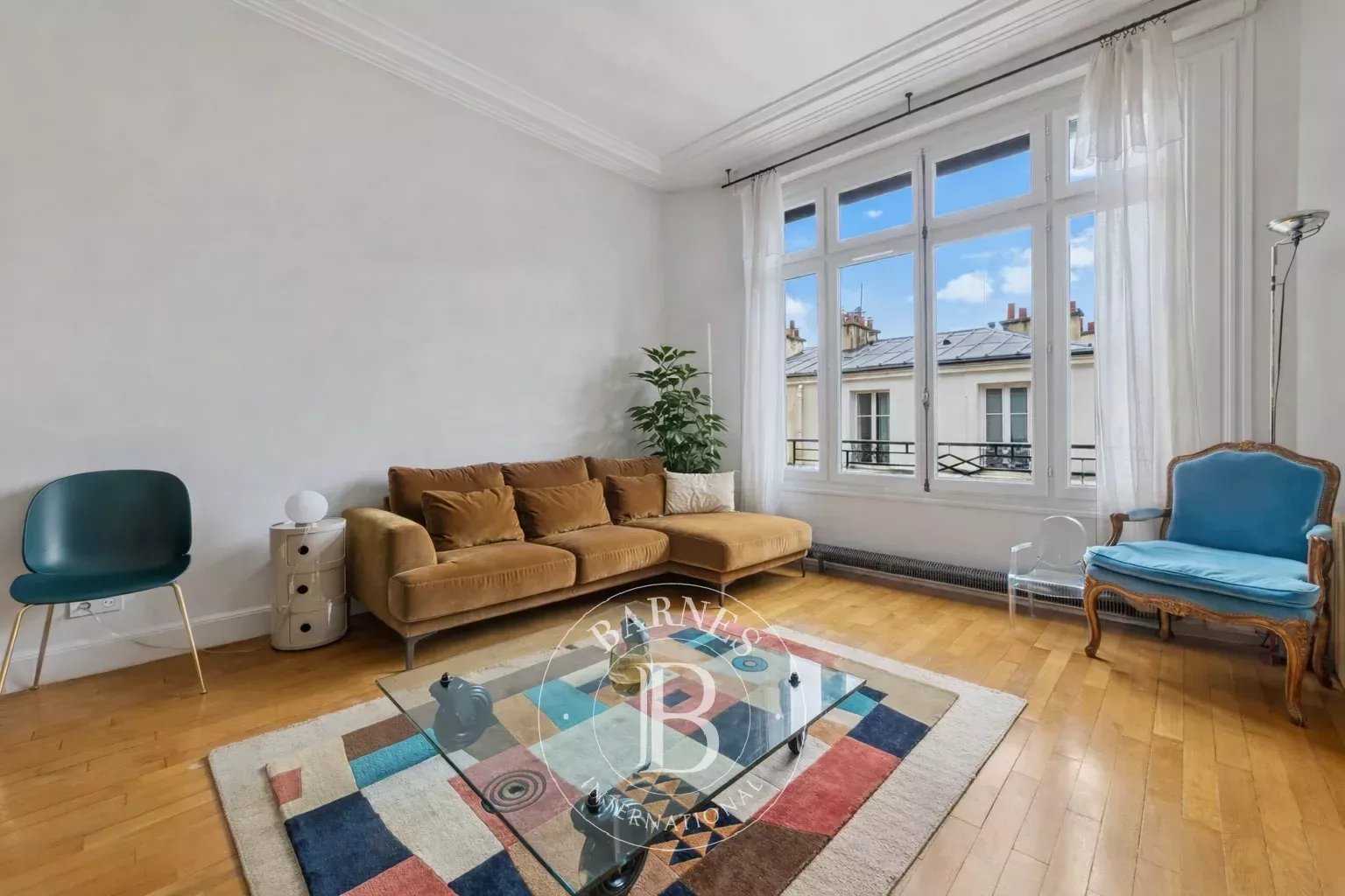 Paris  - Appartement 3 Pi&egrave;ces 2 Chambres