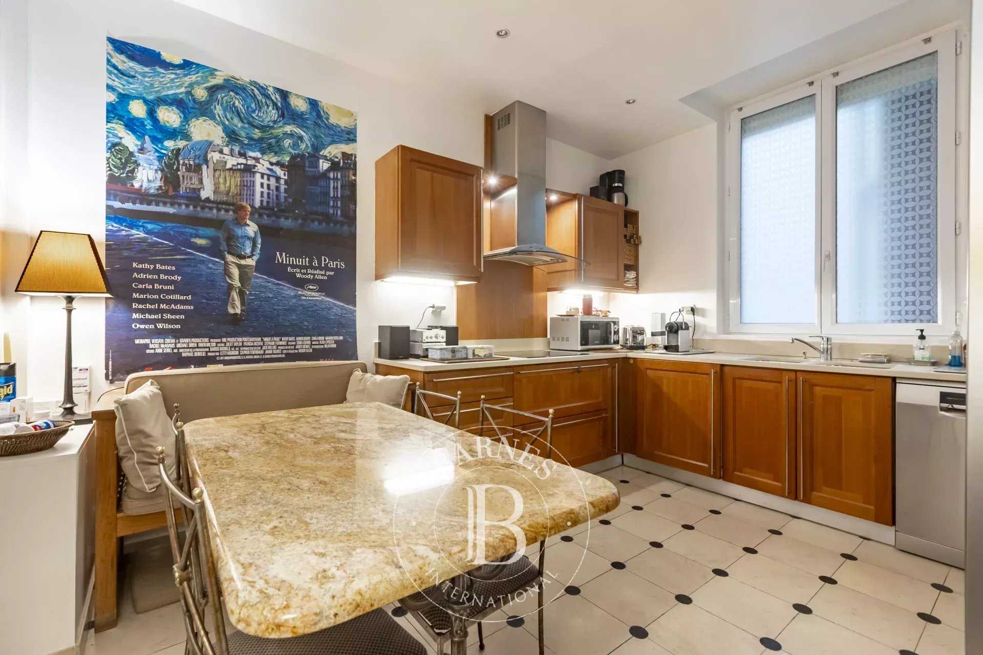 Paris  - Appartement 3 Pièces, 1 Chambre
