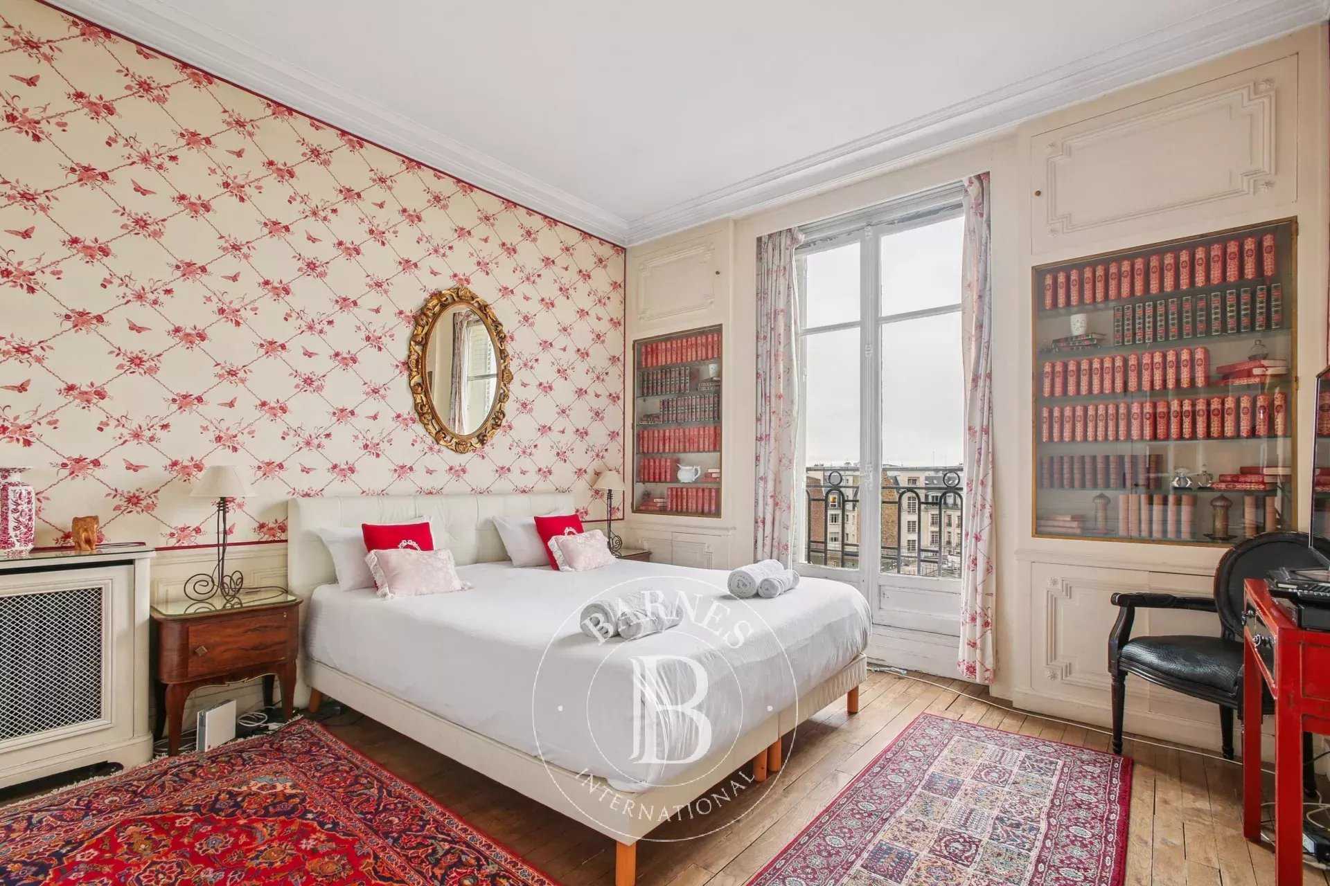 Paris  - Appartement 2 Pièces, 1 Chambre