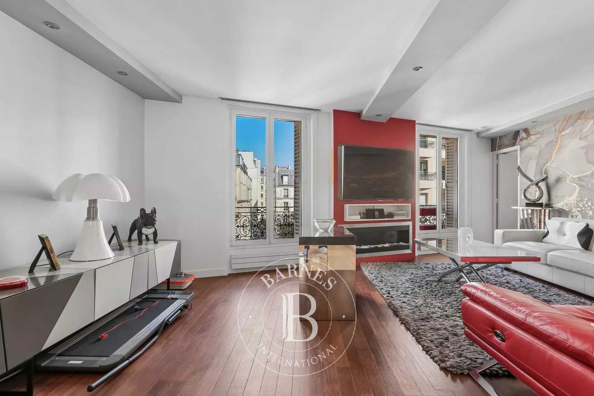 Paris  - Appartement 3 Pi&egrave;ces 2 Chambres