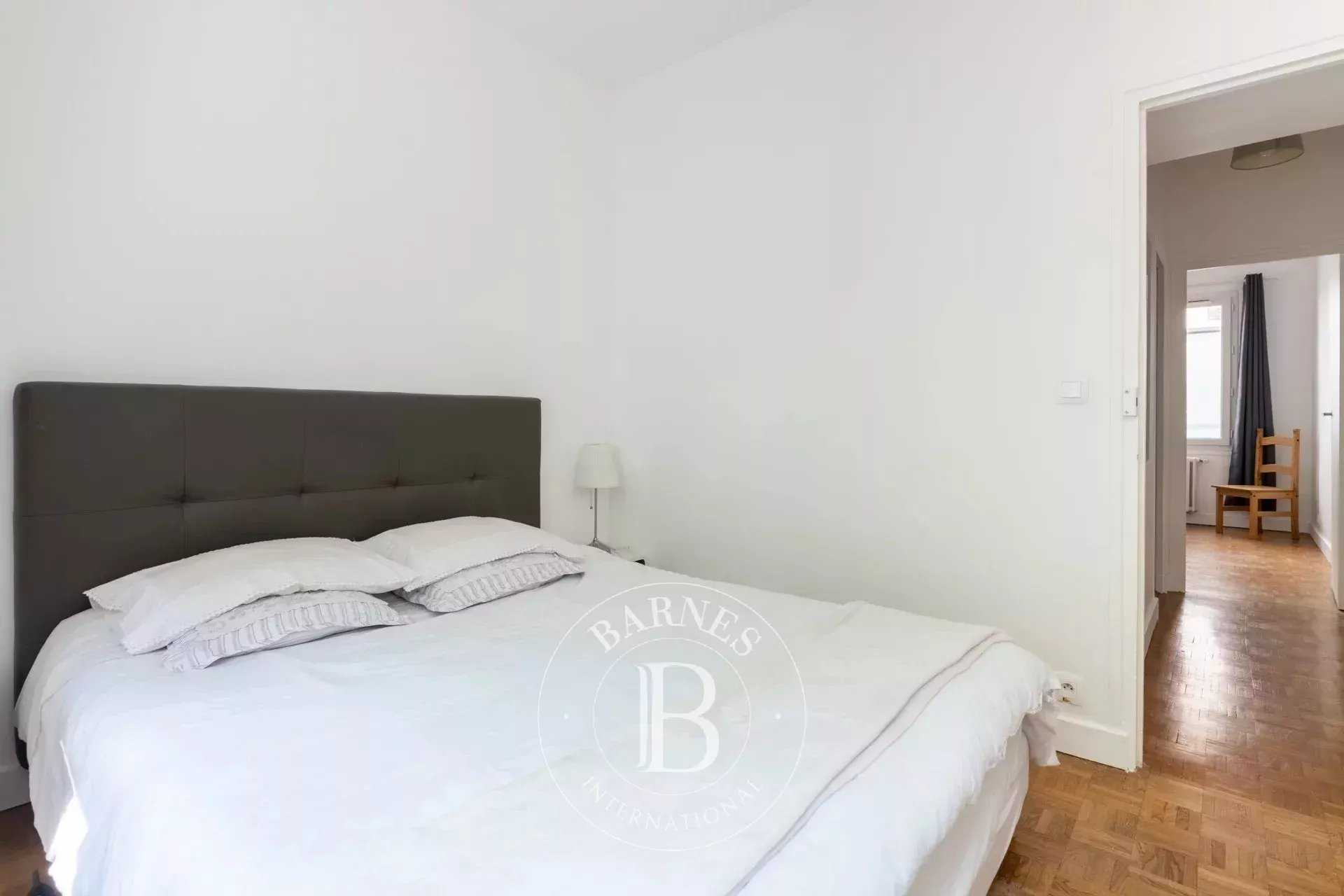 Paris  - Appartement 3 Pièces 2 Chambres