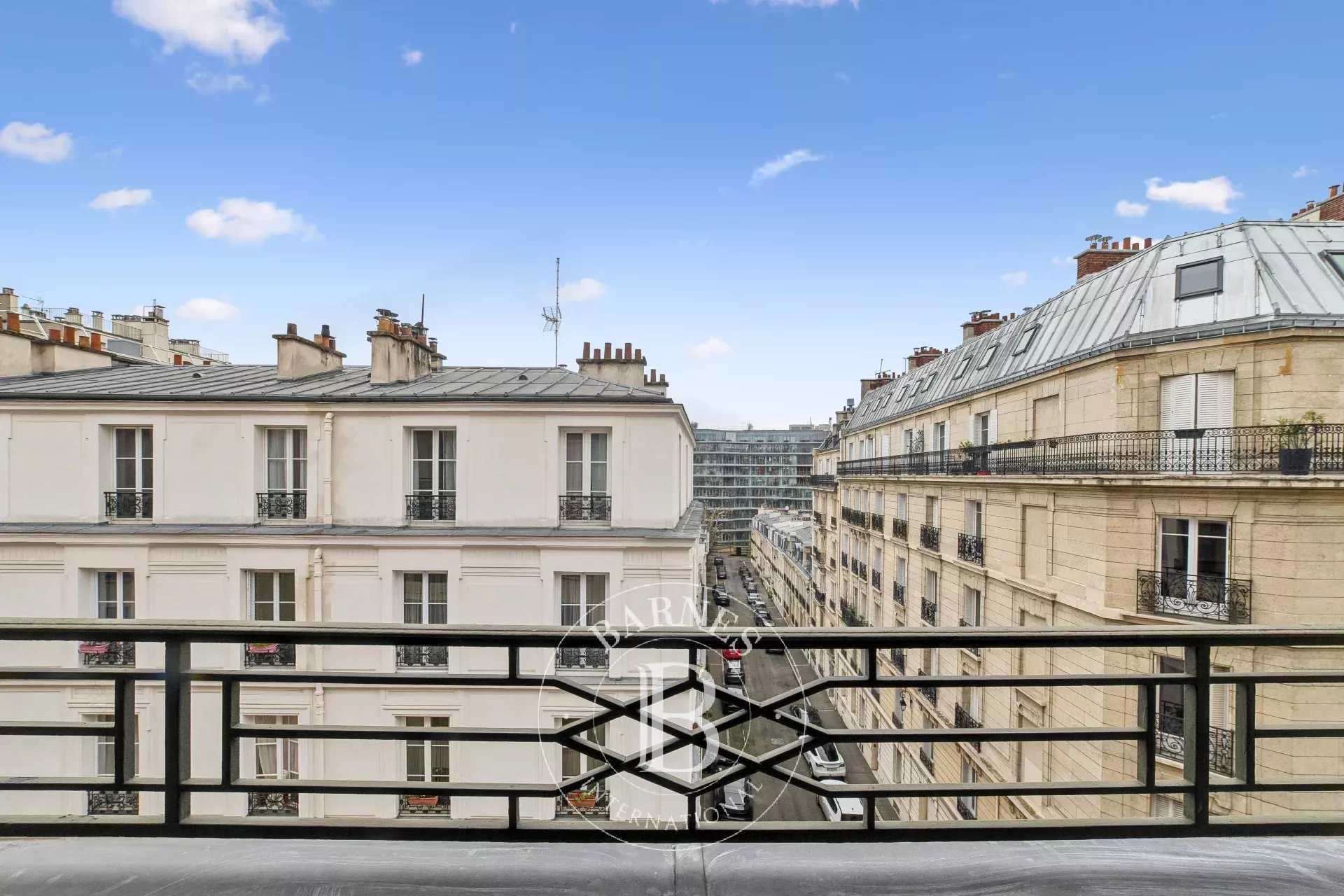 Paris  - Appartement 3 Pi&egrave;ces 2 Chambres