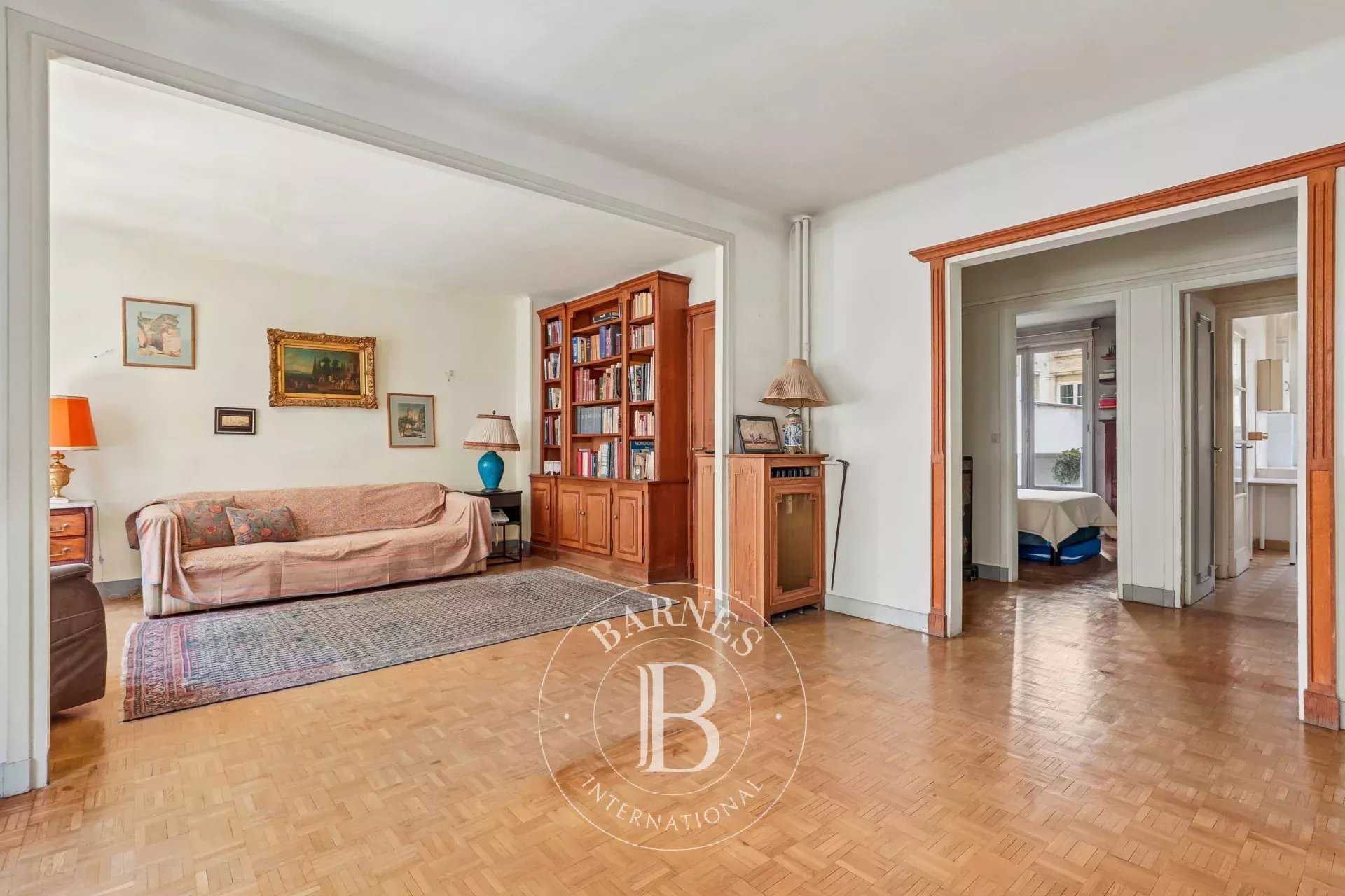 Paris  - Apartment 2 Bedrooms