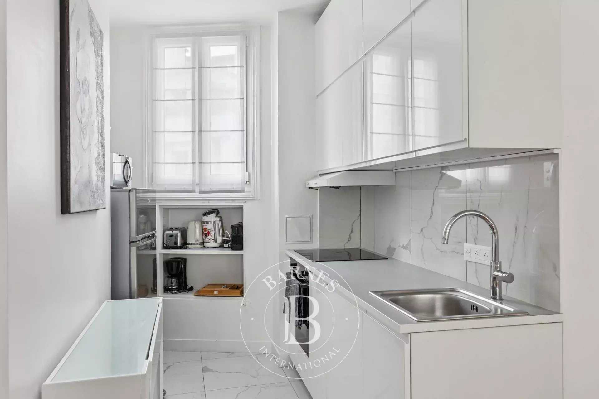 Paris  - Appartement 2 Pièces, 1 Chambre
