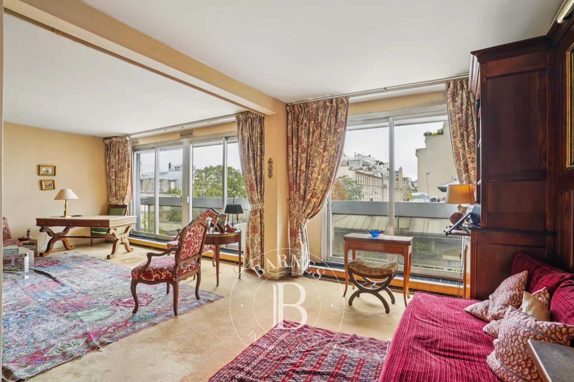 Paris  - Appartement 3 Pi&egrave;ces 2 Chambres