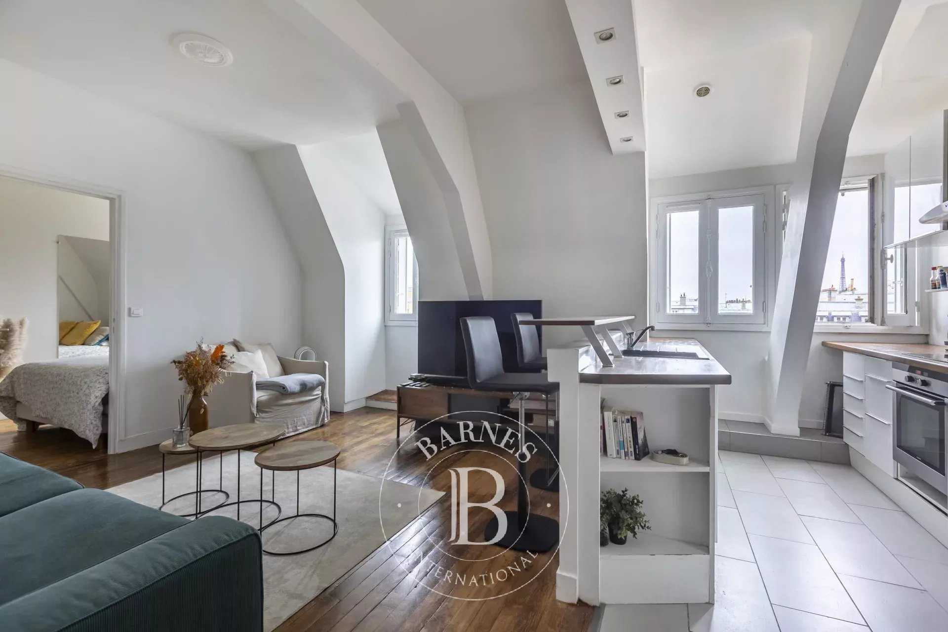 Paris  - Appartement 2 Pièces, 1 Chambre