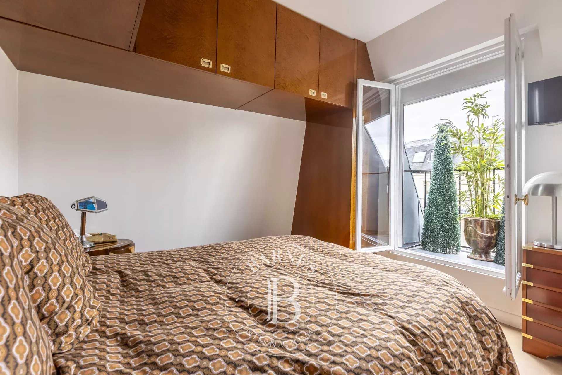 Paris  - Appartement 2 Pièces, 1 Chambre