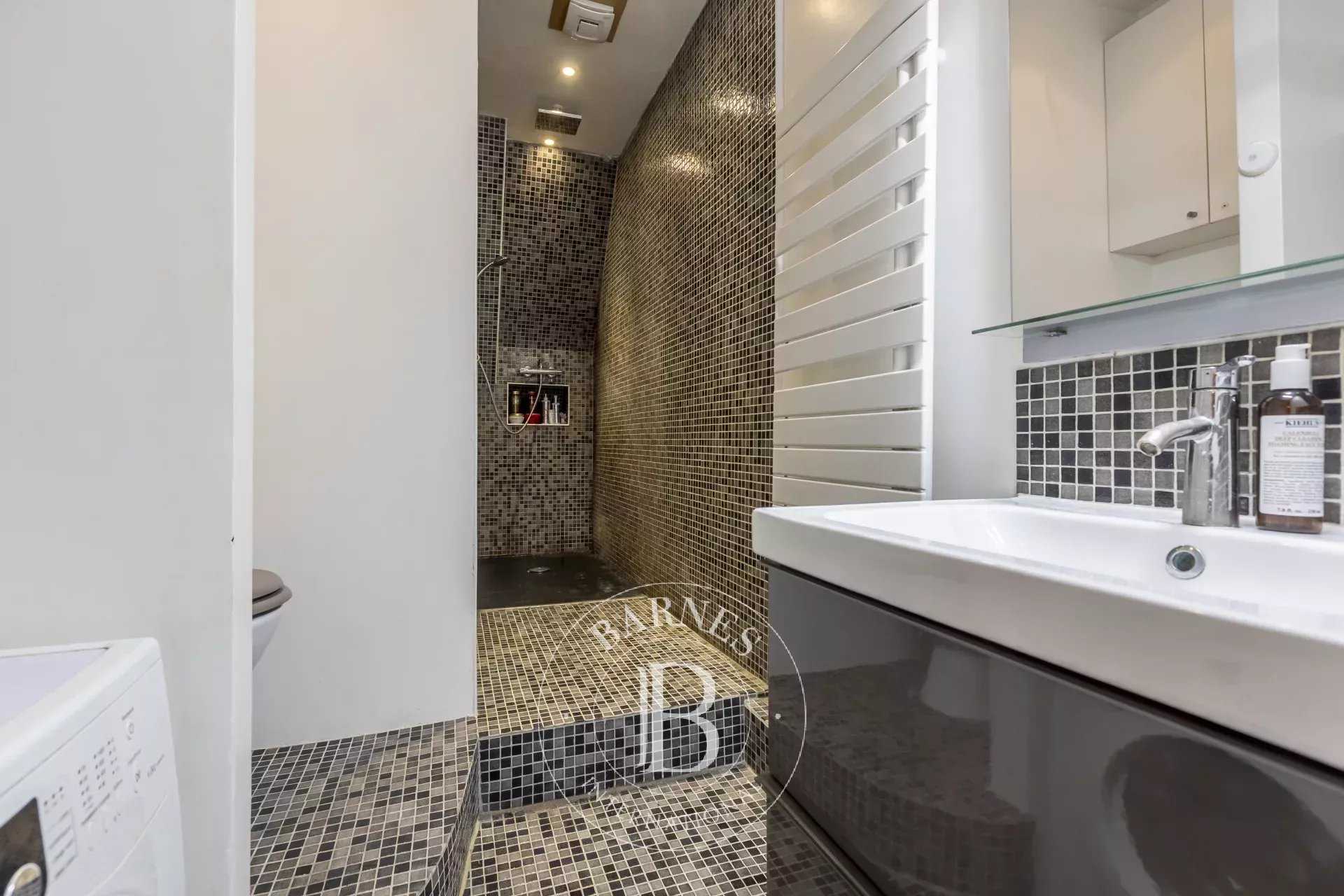Paris  - Appartement 2 Pièces, 1 Chambre