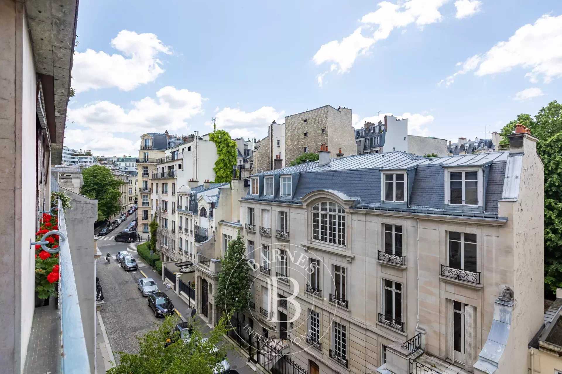 Apartment Paris 75016  -  ref 82586387 (picture 1)