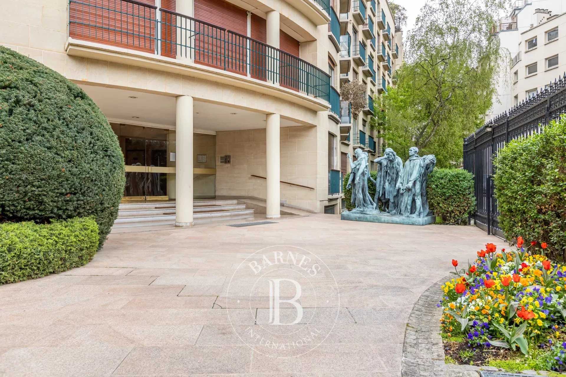 Apartment Paris 75016  -  ref 82462326 (picture 1)