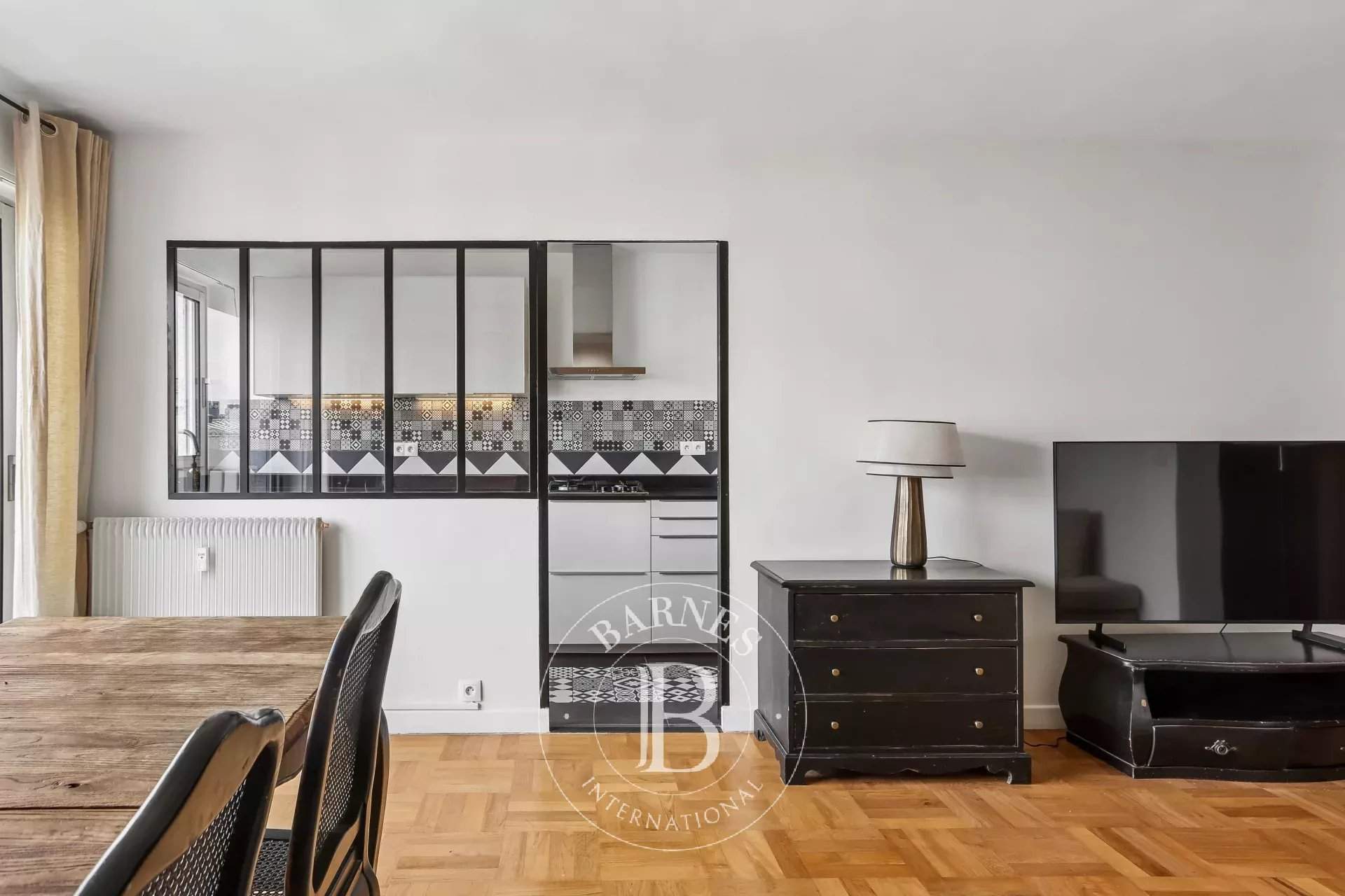 Paris  - Appartement 4 Pi&egrave;ces 2 Chambres - picture 3
