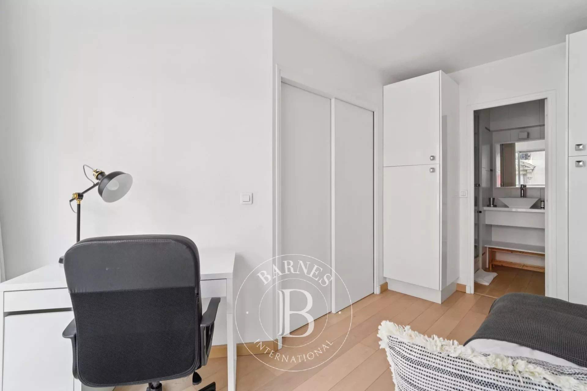 Paris  - Apartment 2 Bedrooms - picture 9