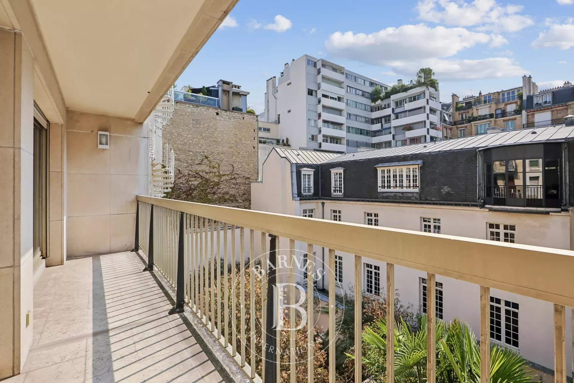 Paris  - Appartement 2 Pi&egrave;ces, 1 Chambre - picture 2