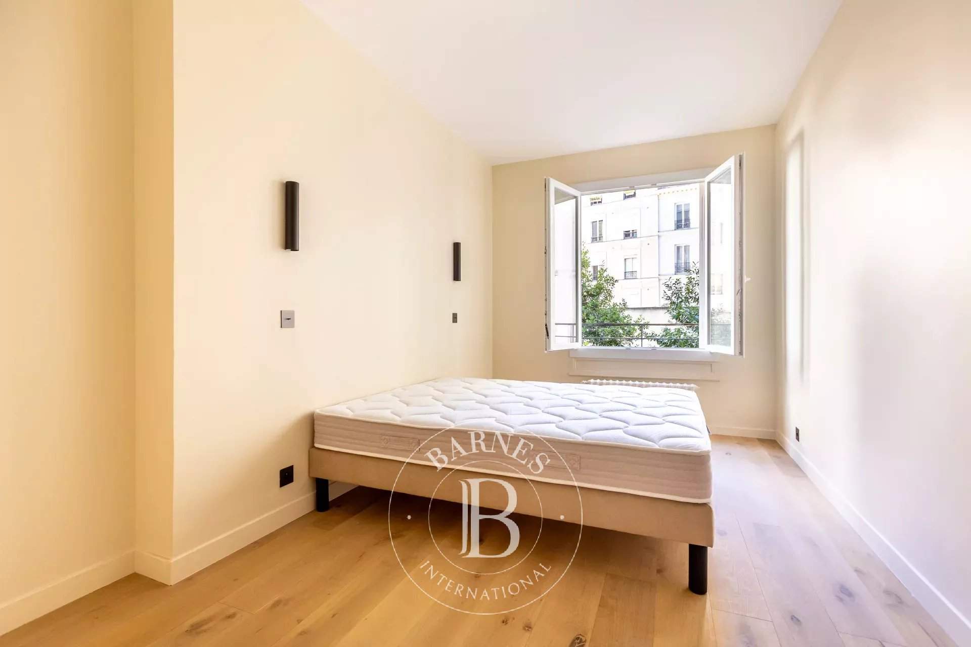 Paris  - Apartment 2 Bedrooms - picture 9