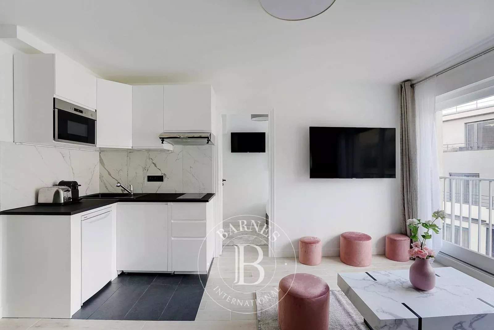 Paris  - Appartement 2 Pi&egrave;ces, 1 Chambre - picture 2