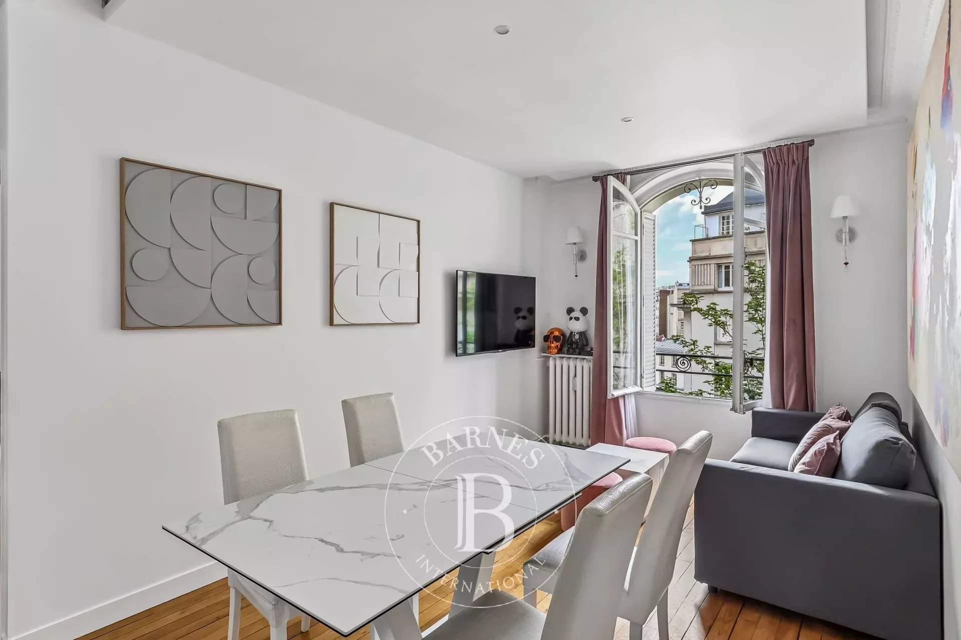 Paris  - Appartement 3 Pi&egrave;ces 2 Chambres - picture 1