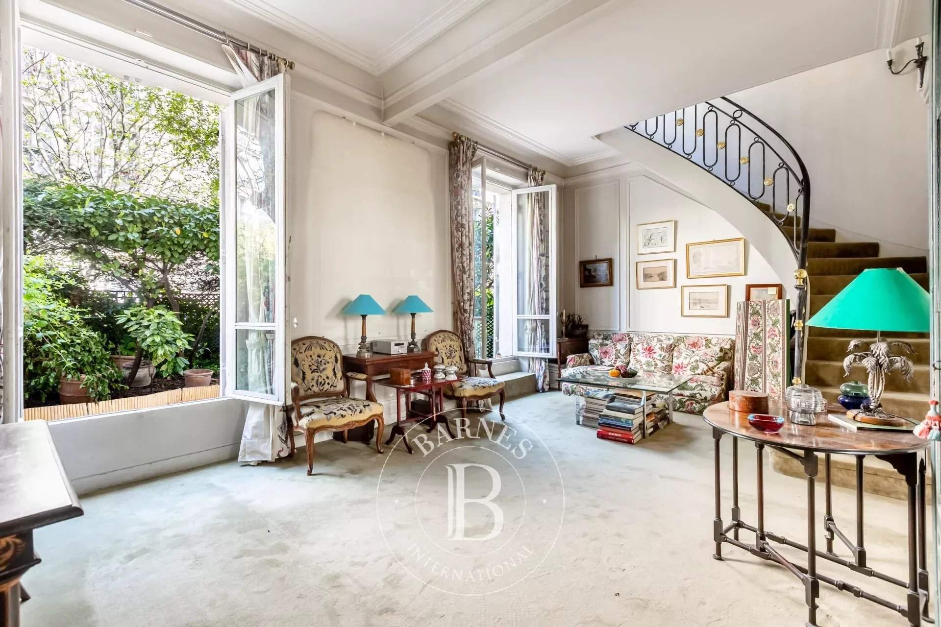 Paris  - Appartement 5 Pi&egrave;ces 2 Chambres - picture 1