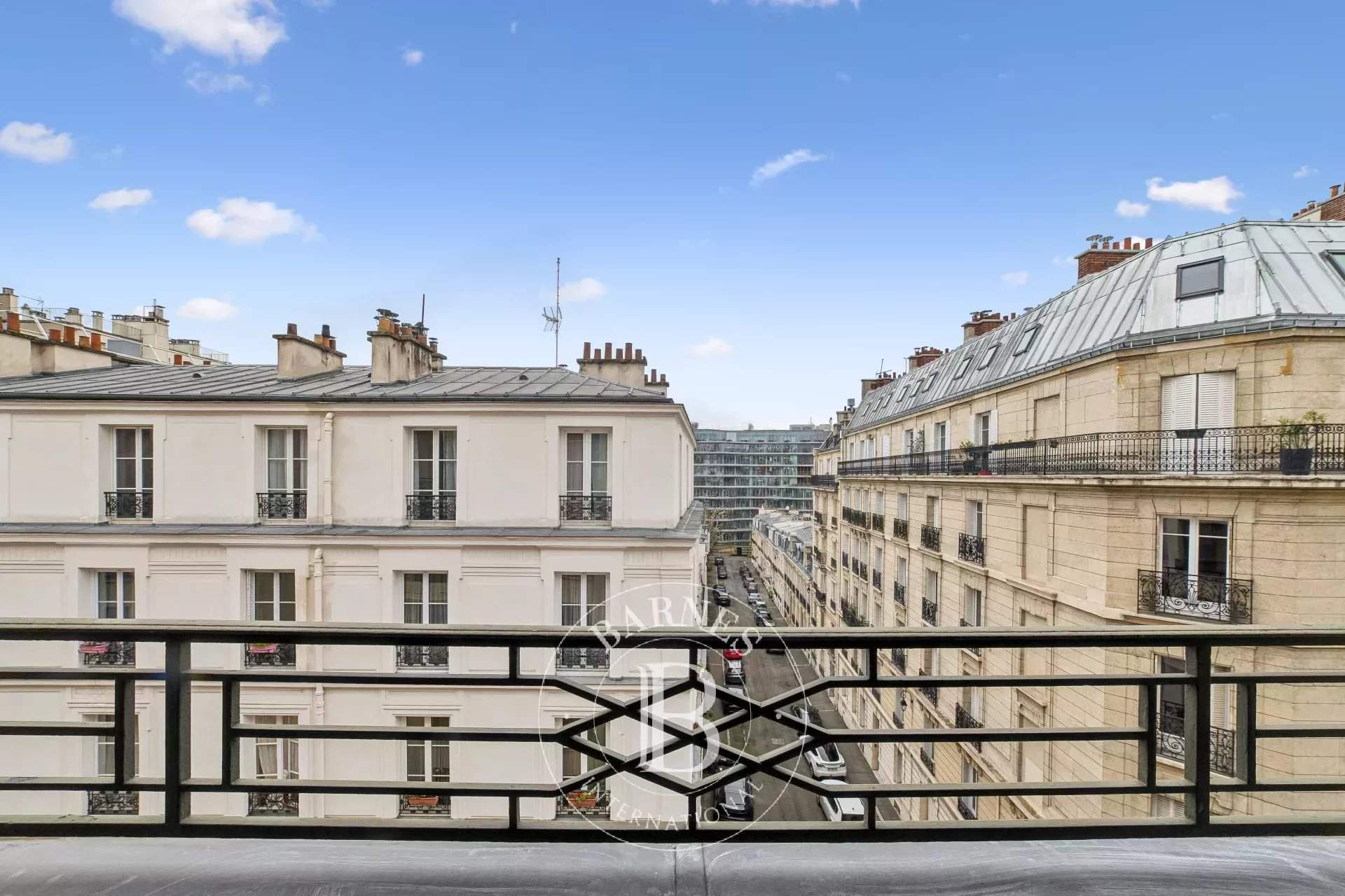 Paris  - Appartement 3 Pi&egrave;ces 2 Chambres - picture 2