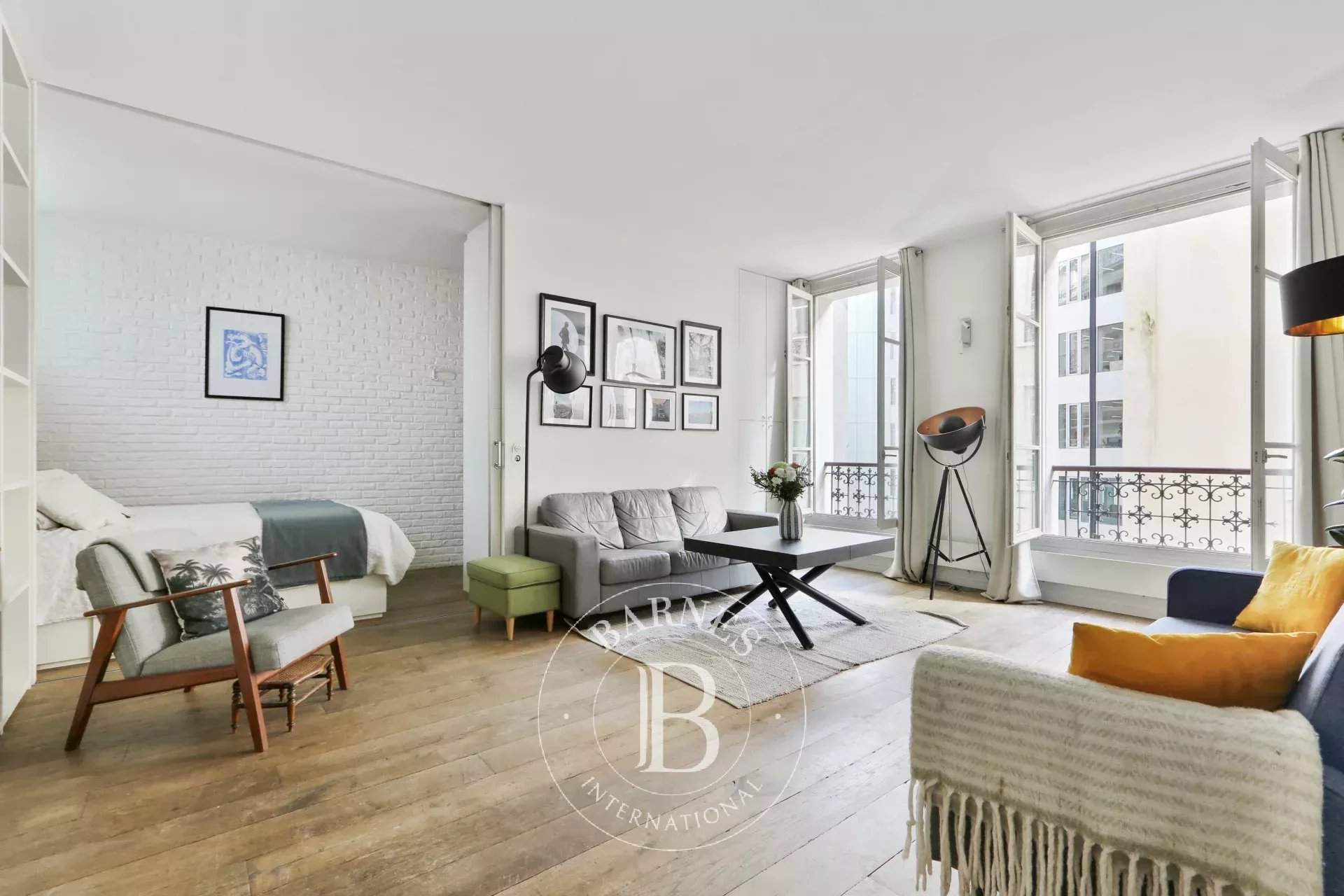 Paris  - Appartement 2 Pi&egrave;ces, 1 Chambre - picture 2