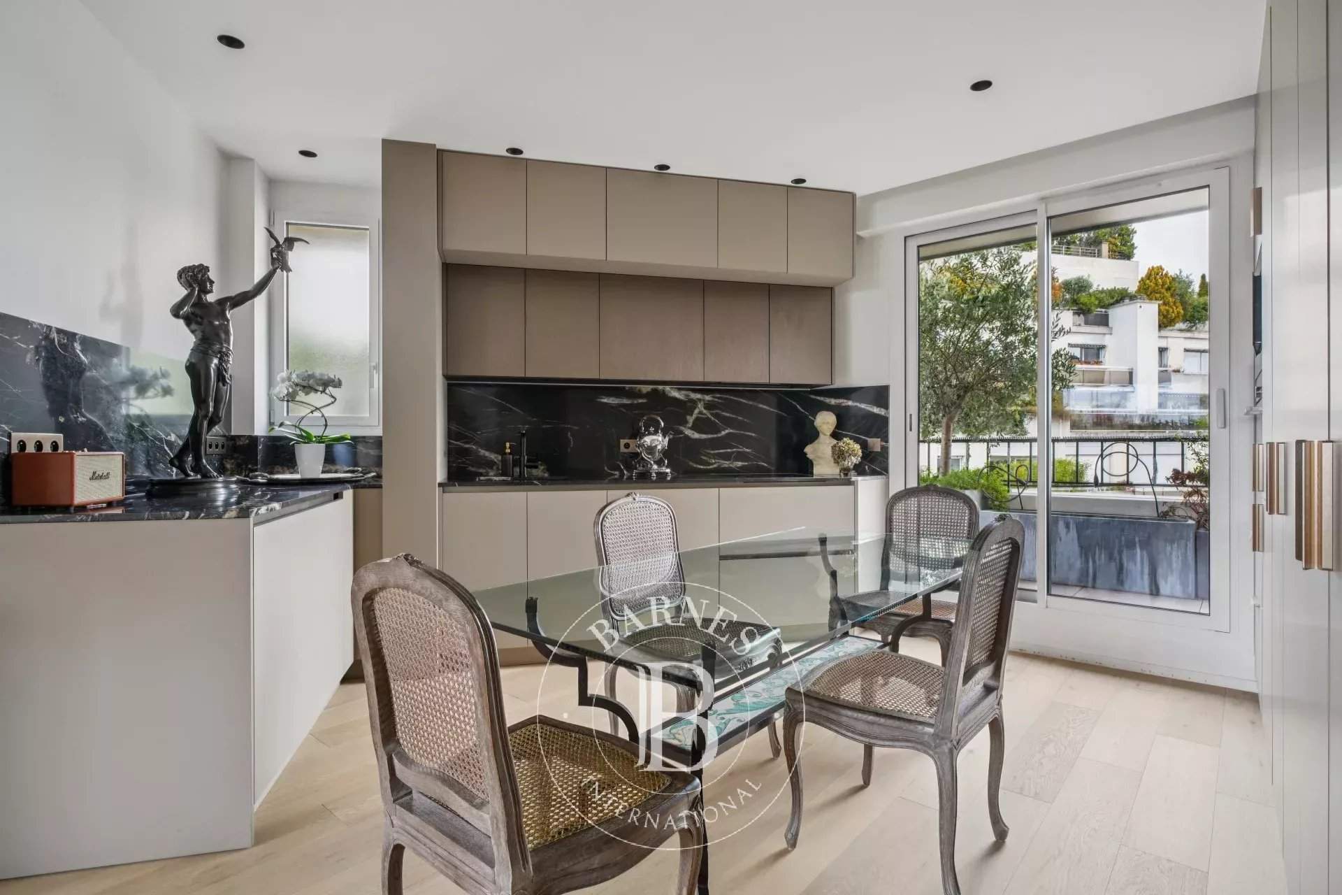 Paris  - Appartement 3 Pi&egrave;ces 2 Chambres - picture 4