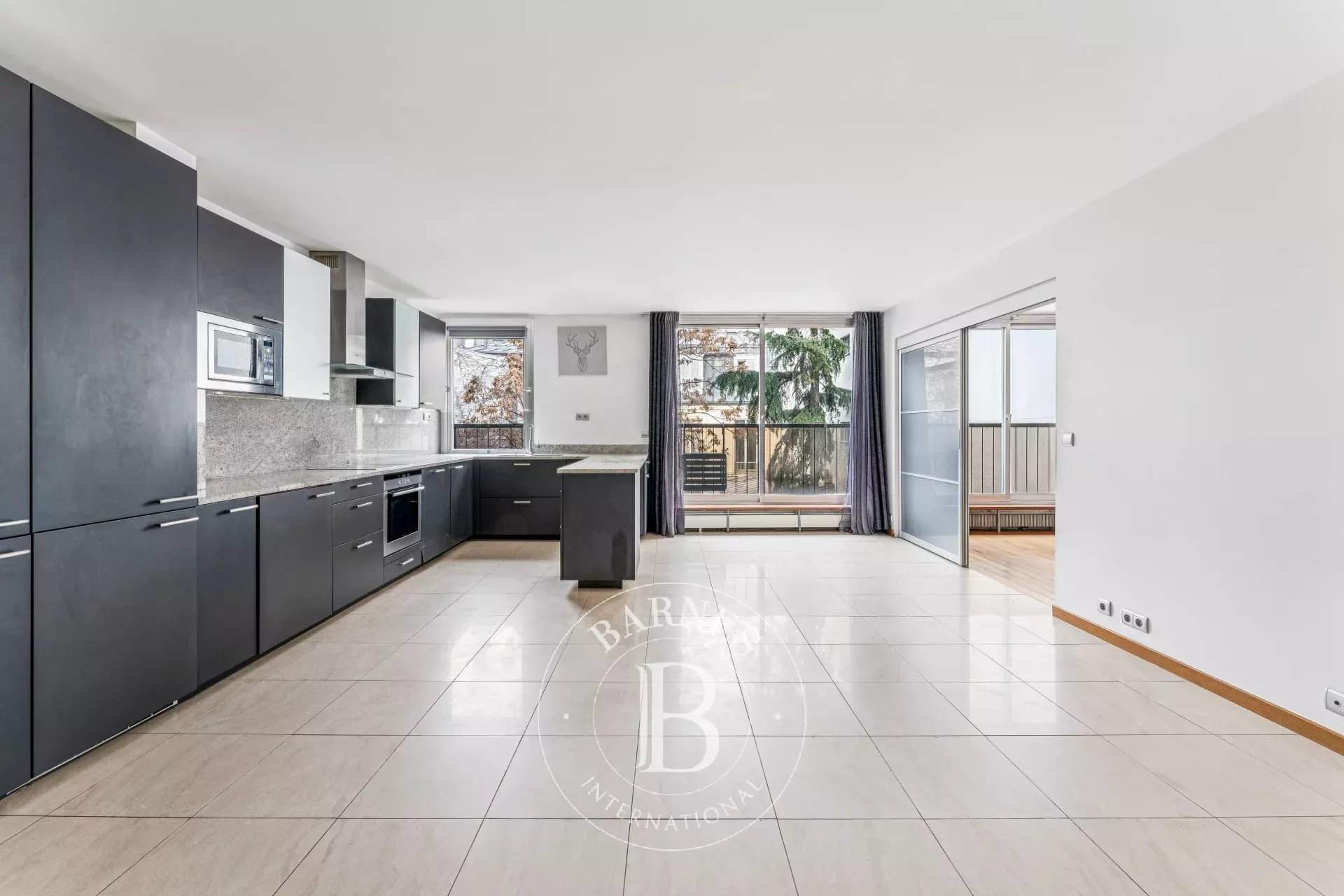 Paris  - Appartement 2 Pi&egrave;ces, 1 Chambre - picture 2