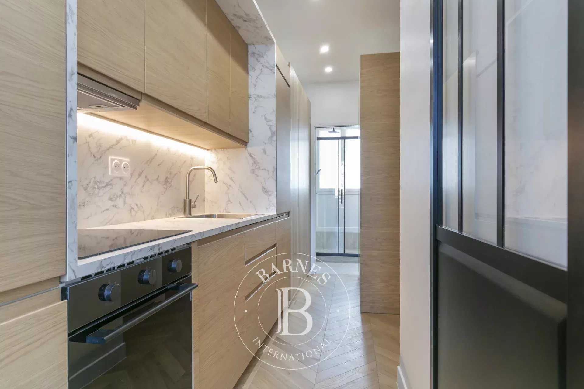 Paris  - Appartement 2 Pi&egrave;ces, 1 Chambre