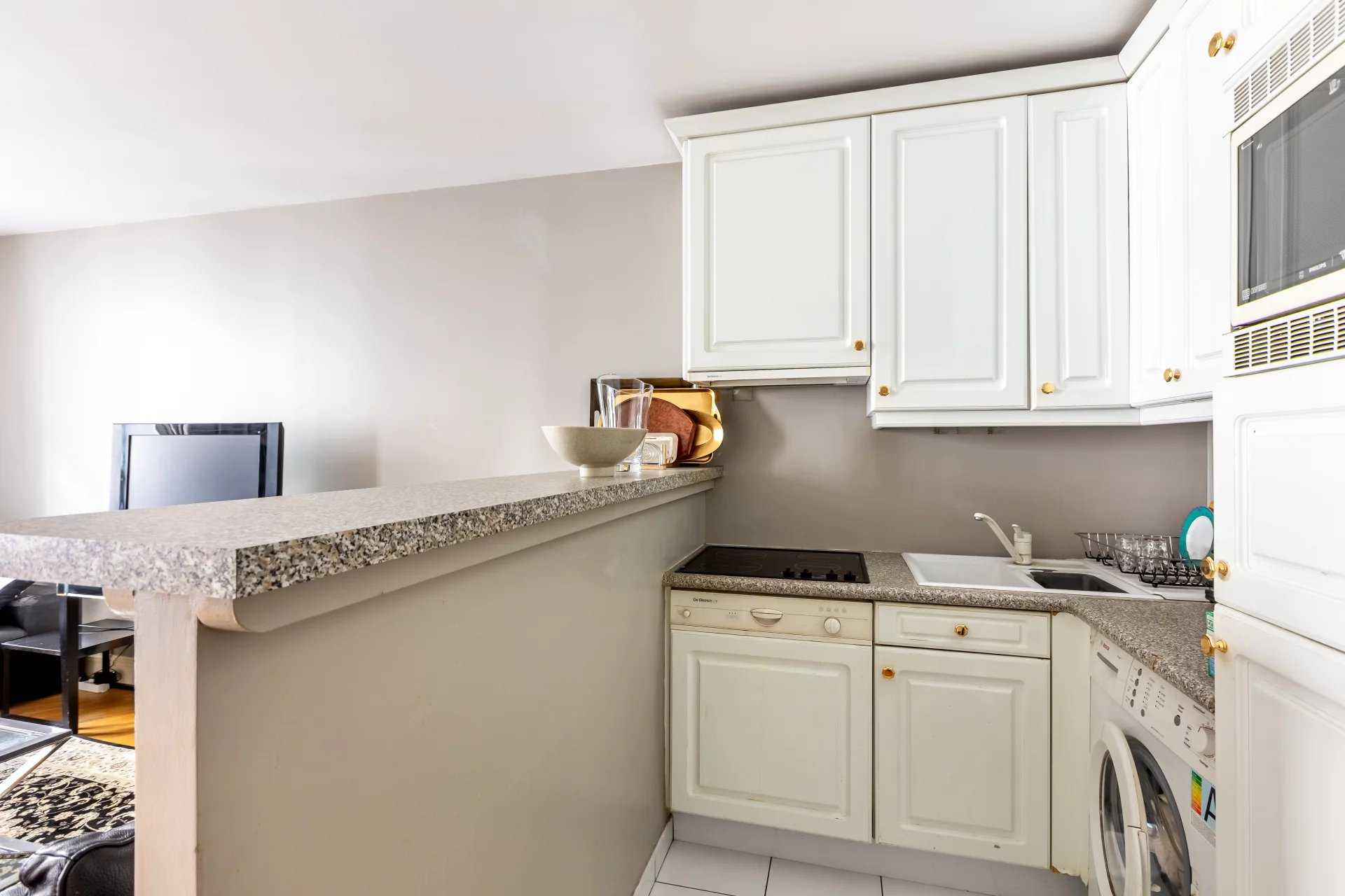 Paris  - Appartement 4 Pi&egrave;ces 2 Chambres