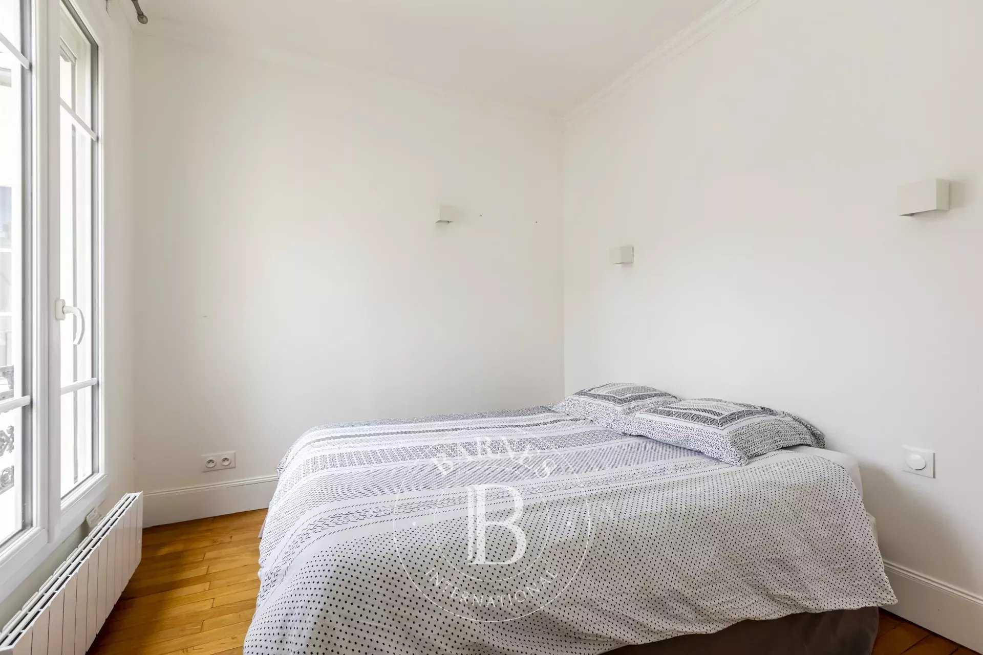 Paris  - Appartement 2 Pièces, 1 Chambre
