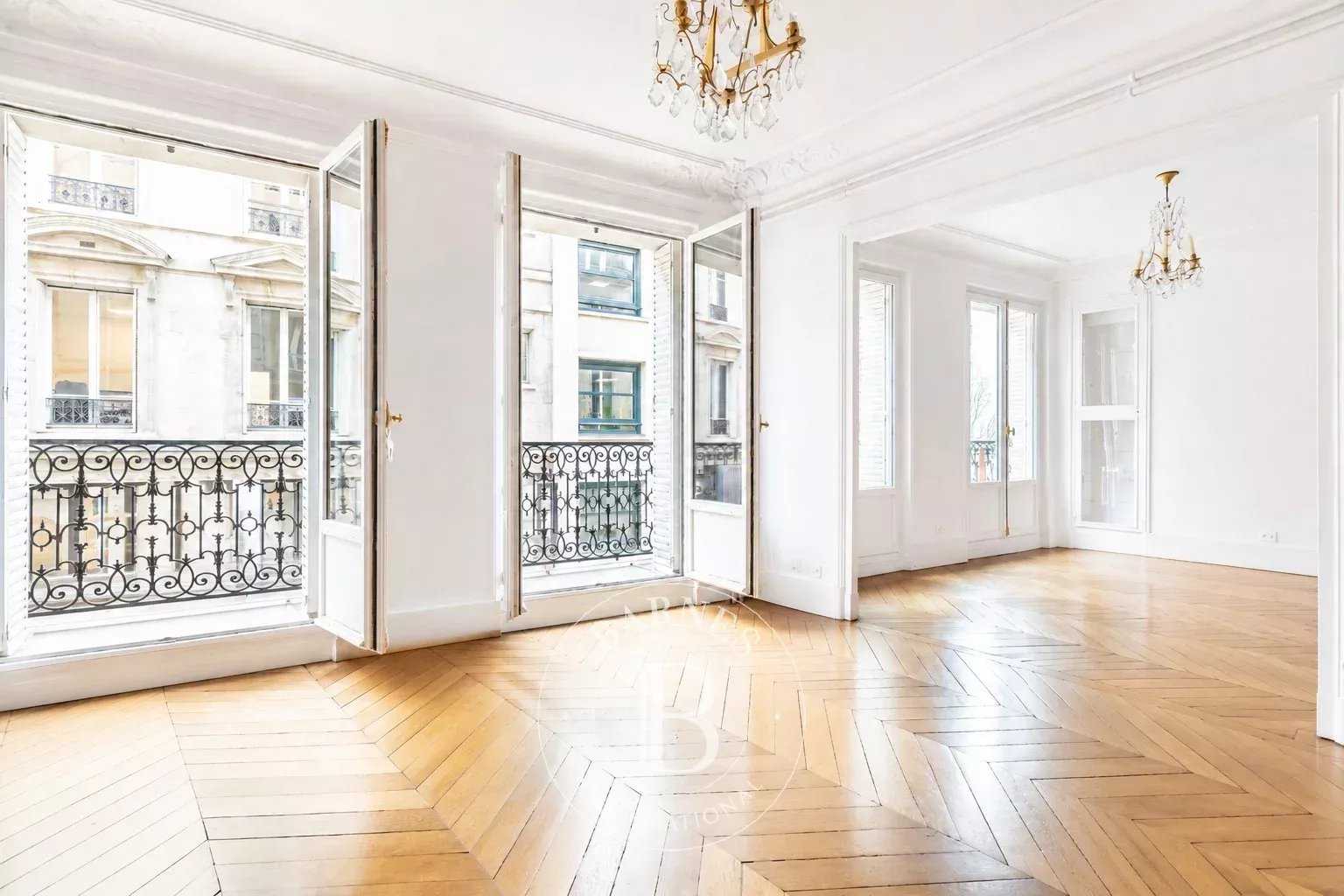 Paris  - Appartement 3 Pi&egrave;ces 2 Chambres