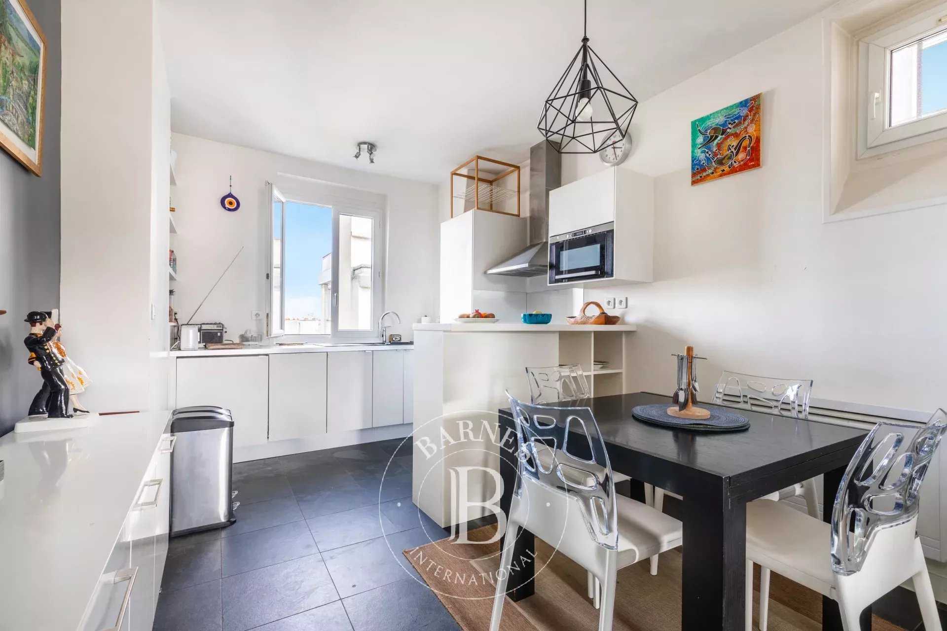Paris  - Appartement 2 Pièces, 1 Chambre