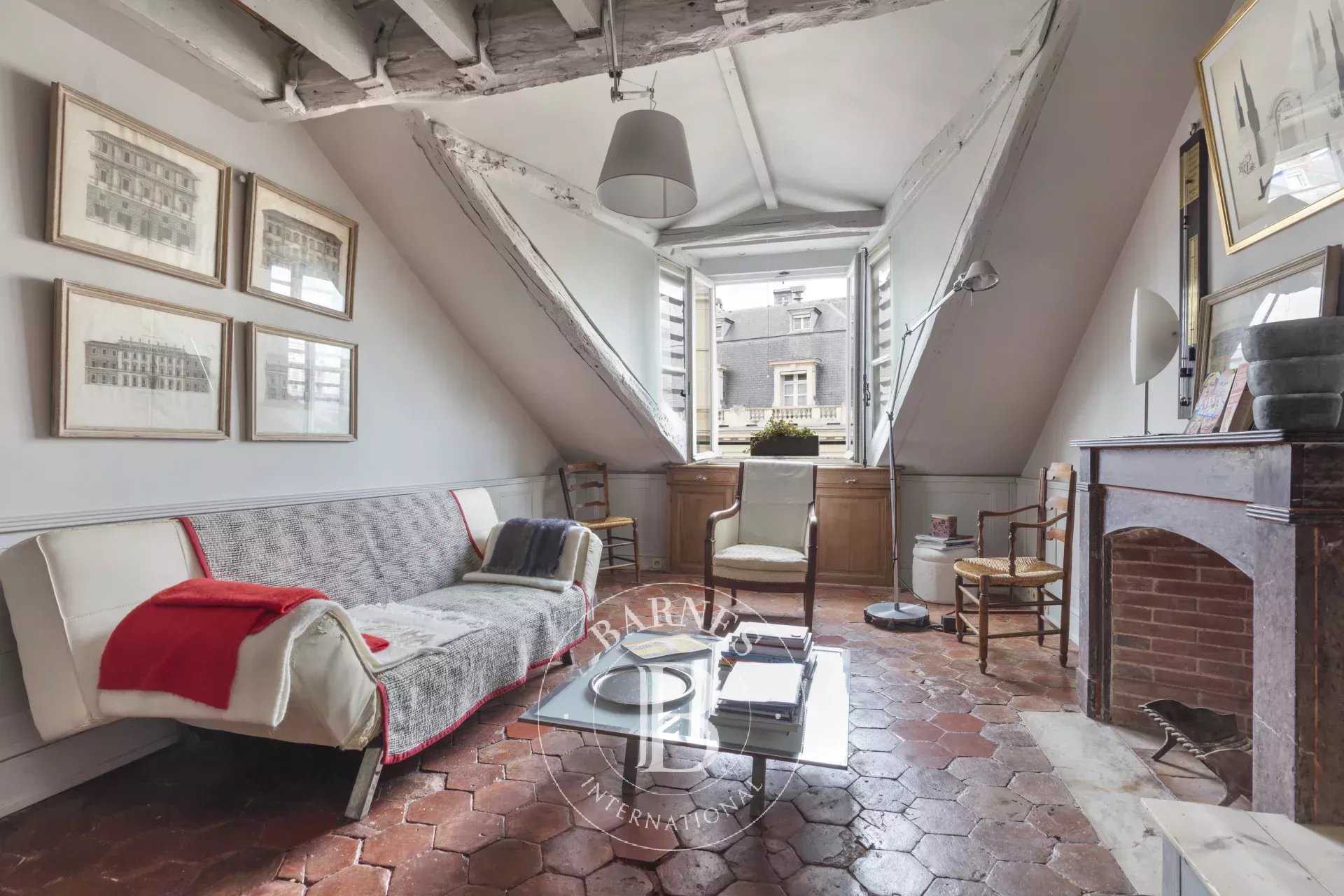 Paris  - Appartement 4 Pi&egrave;ces 2 Chambres