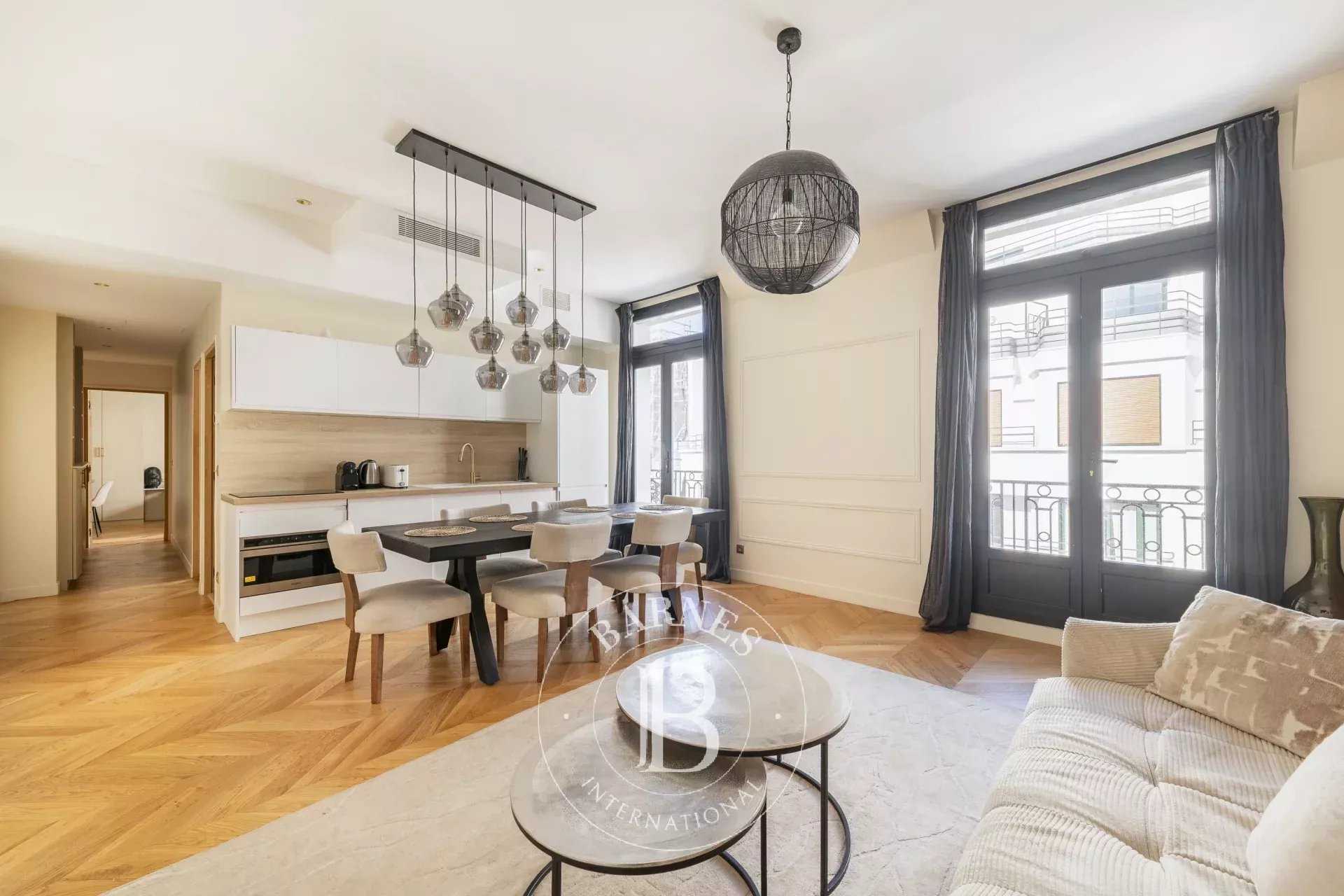 Paris  - Appartement 3 Pièces 2 Chambres