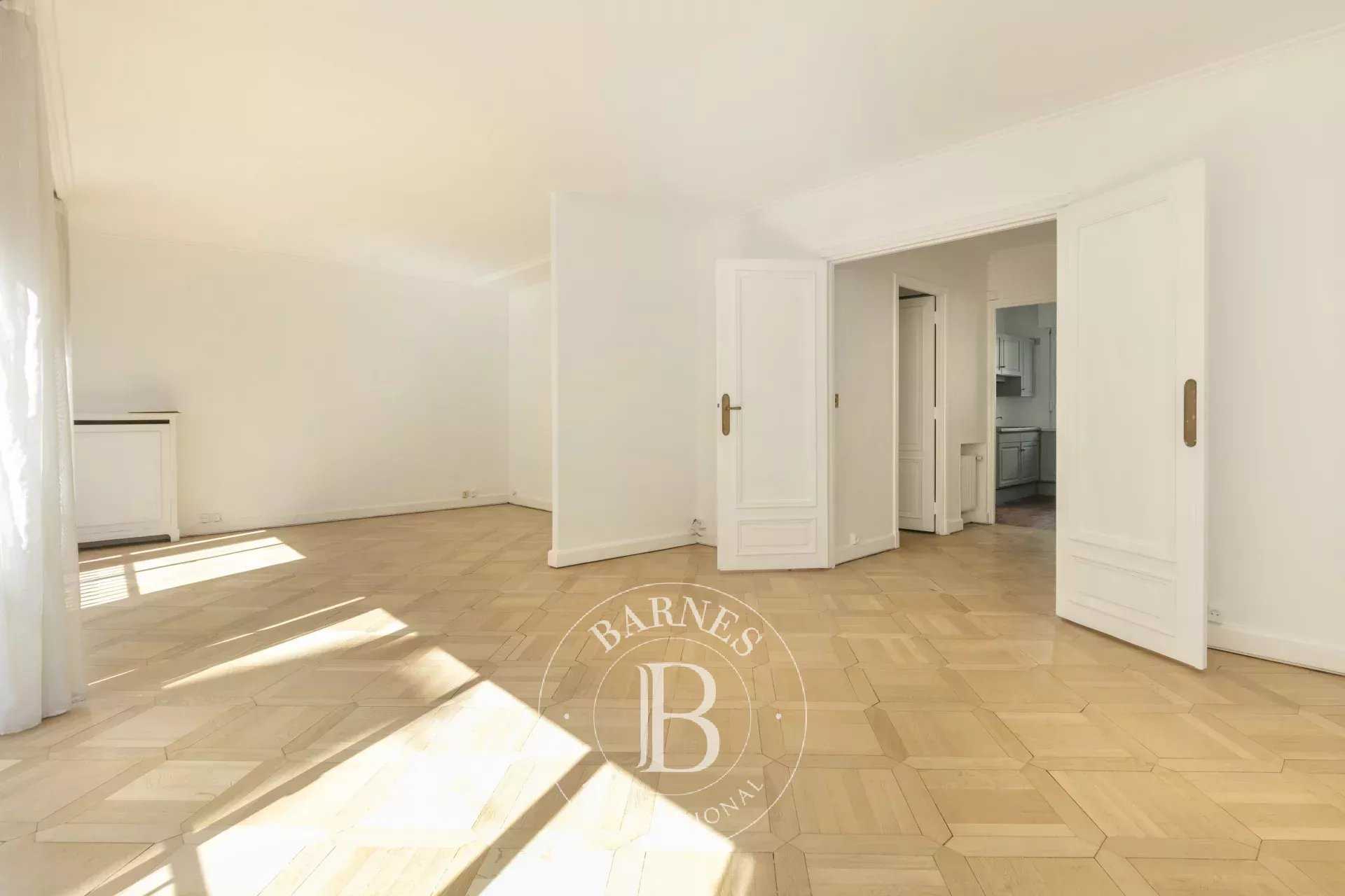 Paris  - Appartement 4 Pièces 2 Chambres