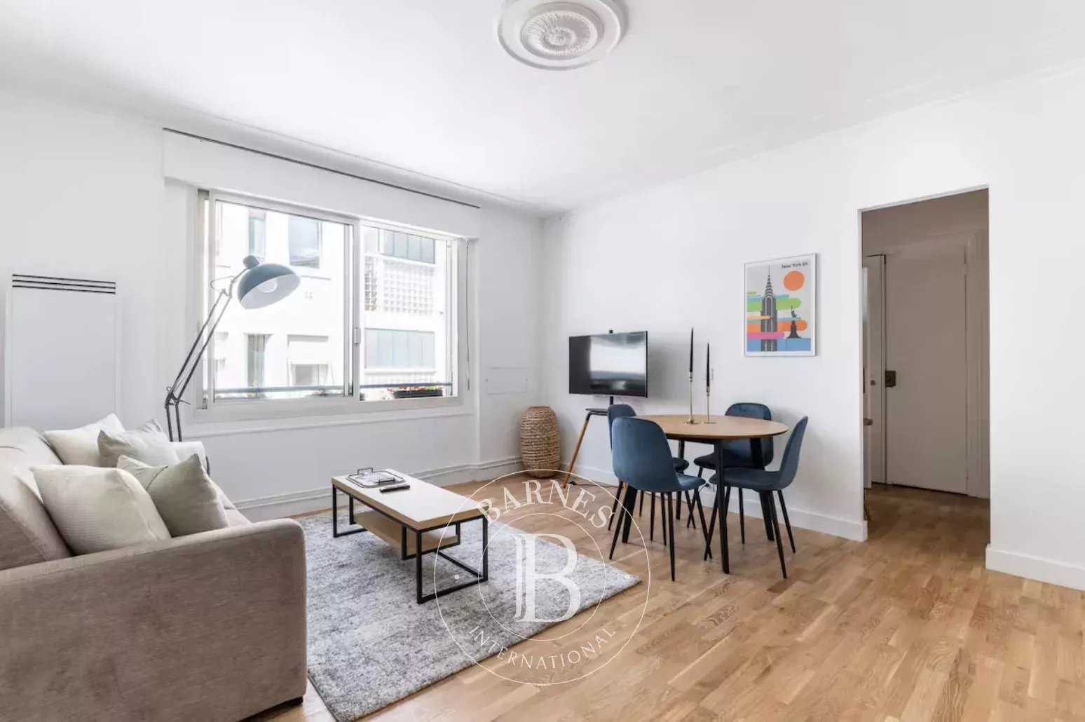 Paris  - Appartement 2 Pièces, 1 Chambre