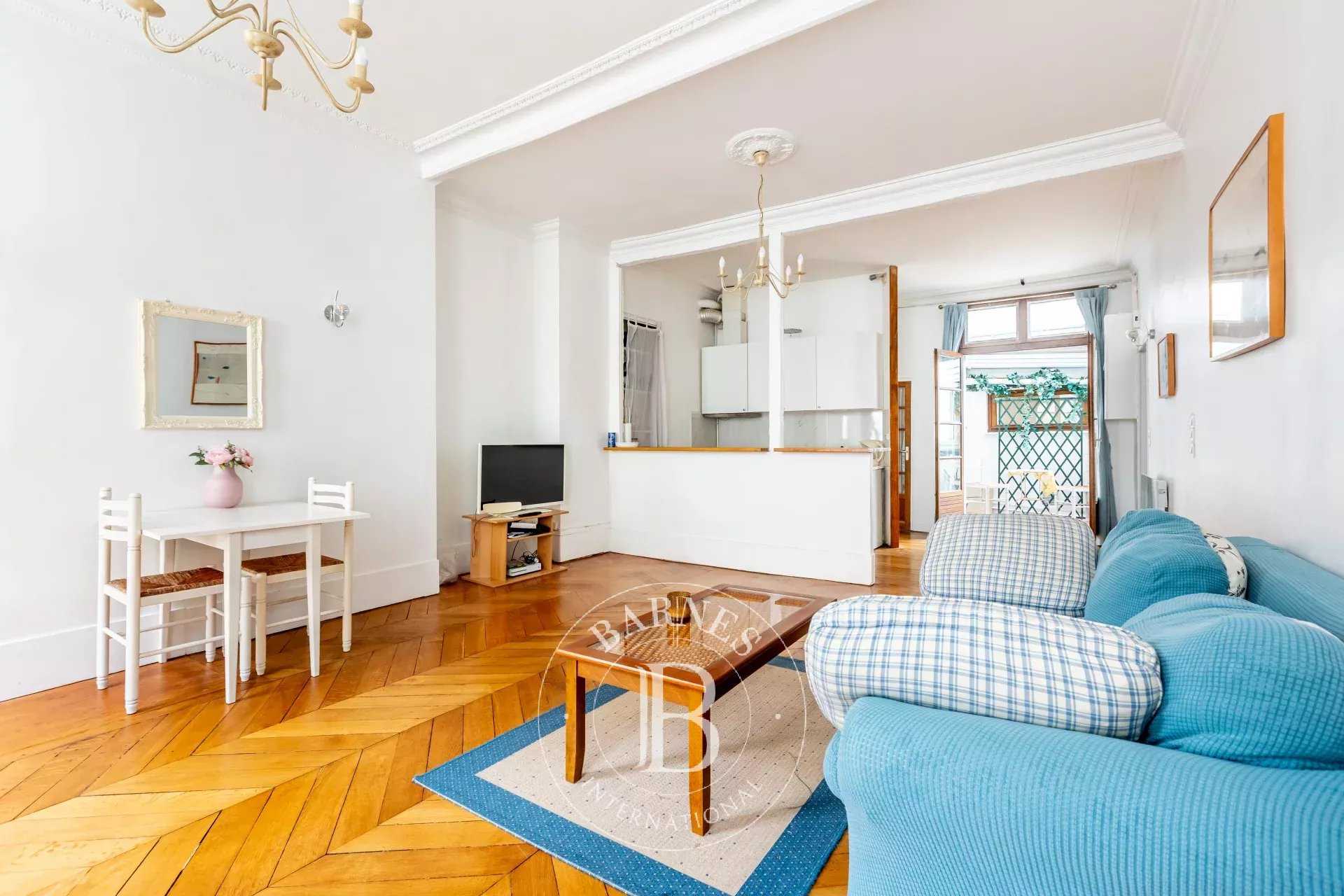 Paris  - Appartement 2 Pièces, 1 Chambre