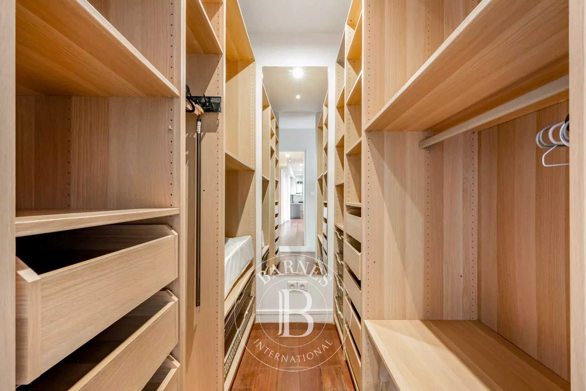 Paris  - Appartement 3 Pièces 2 Chambres