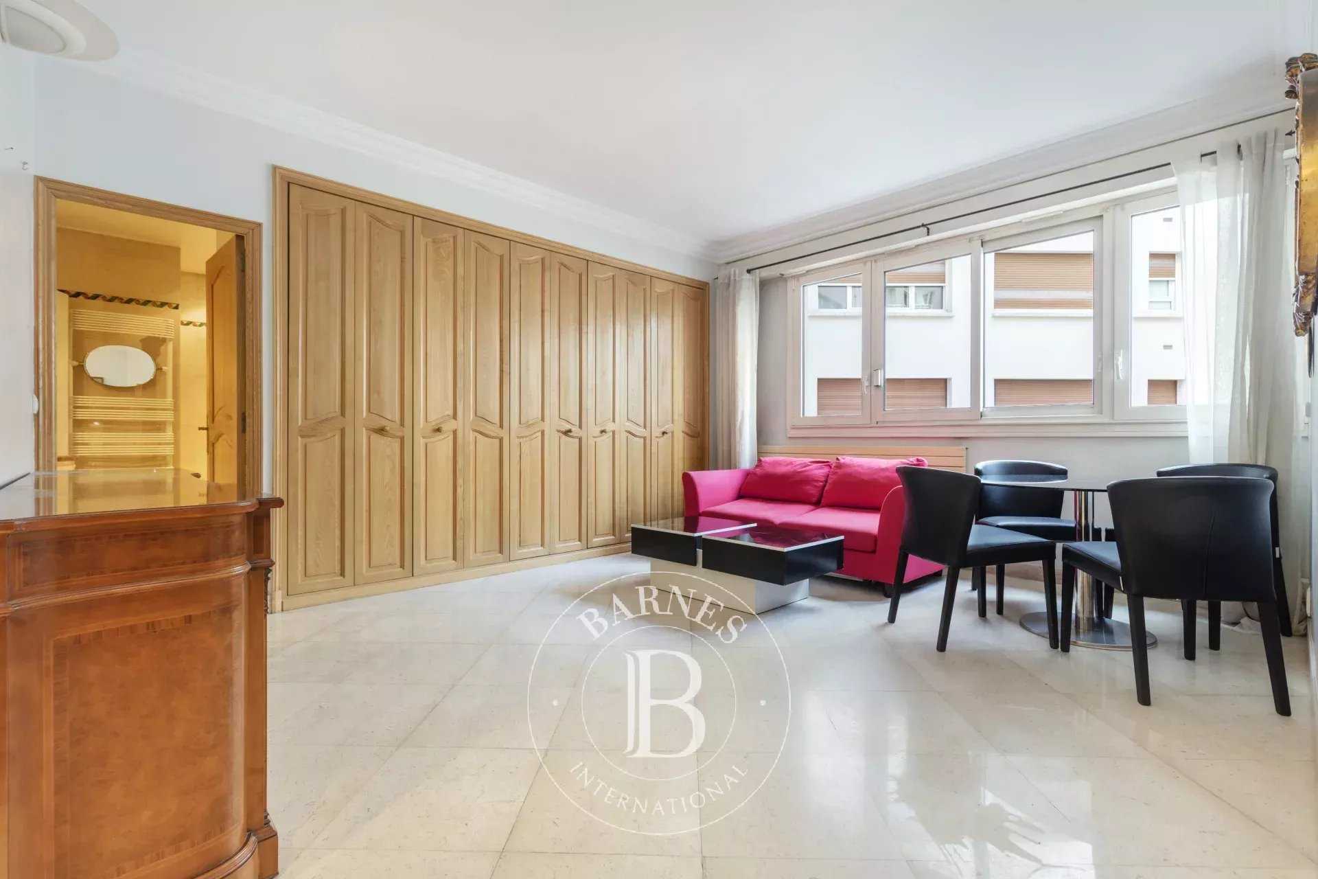 Paris  - Appartement 2 Pi&egrave;ces, 1 Chambre