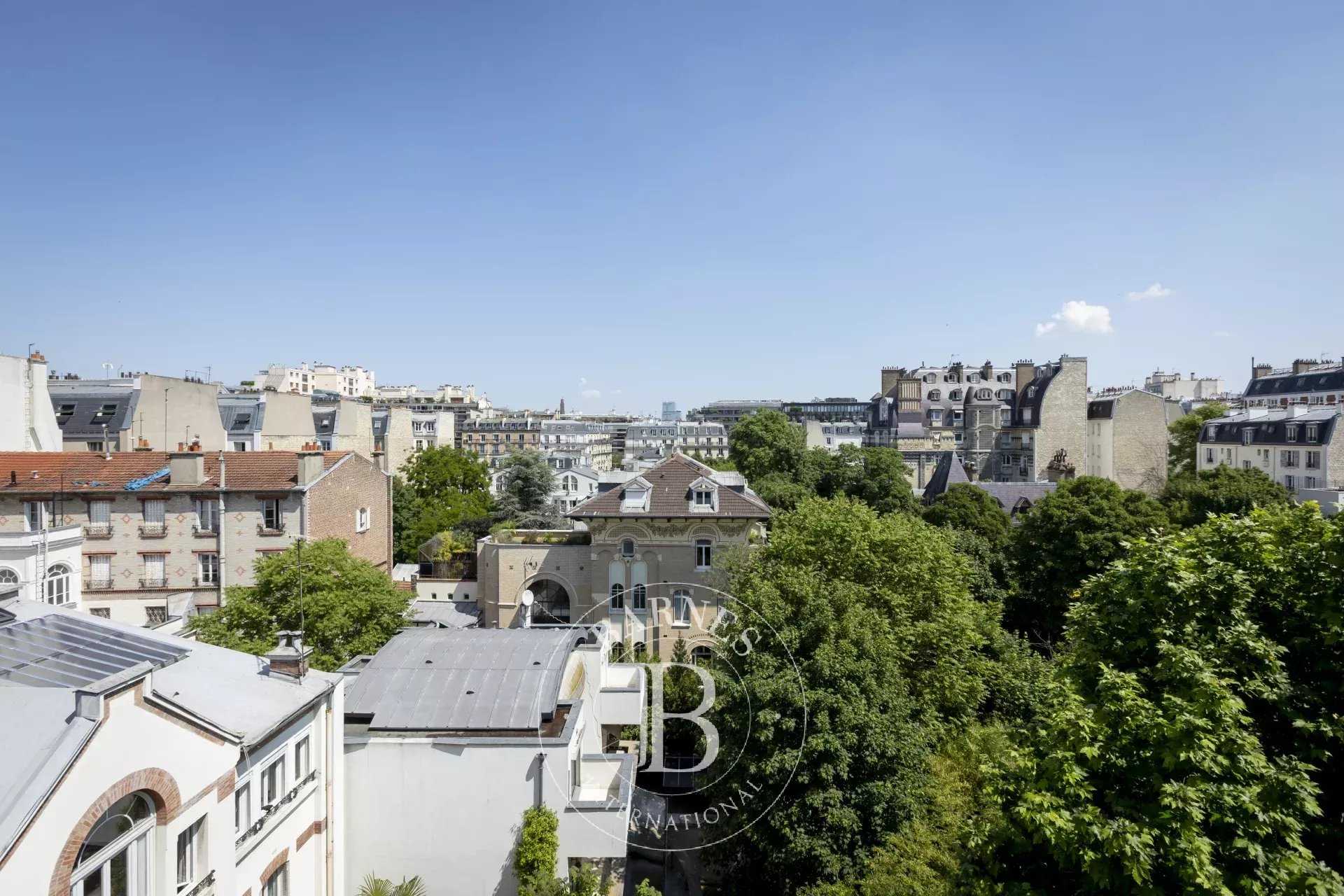 Paris  - Appartement 3 Pièces 2 Chambres