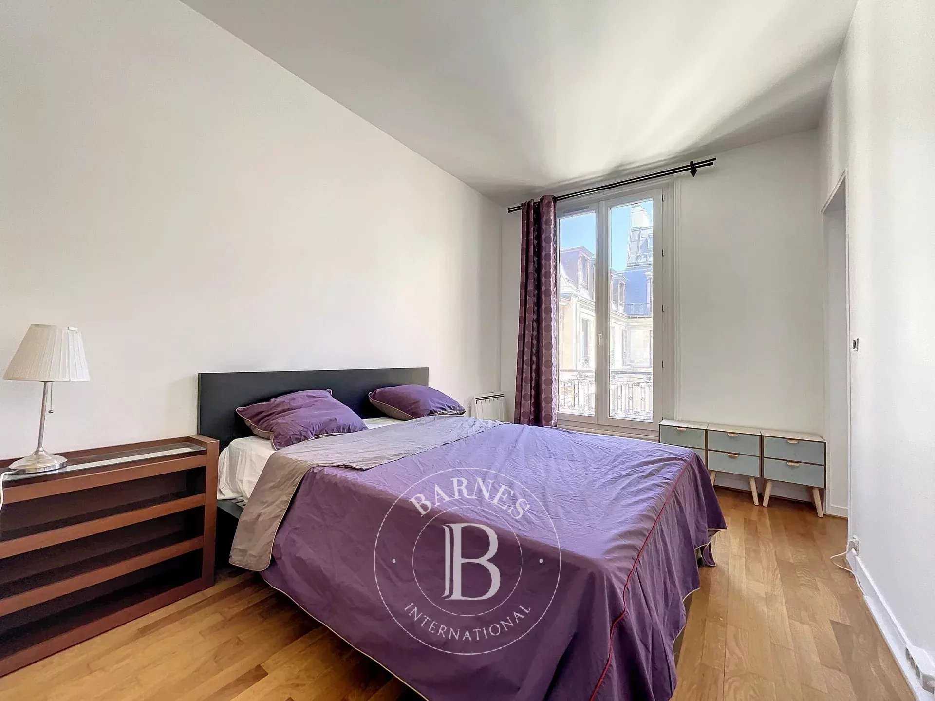 Paris  - Appartement 2 Pièces, 1 Chambre