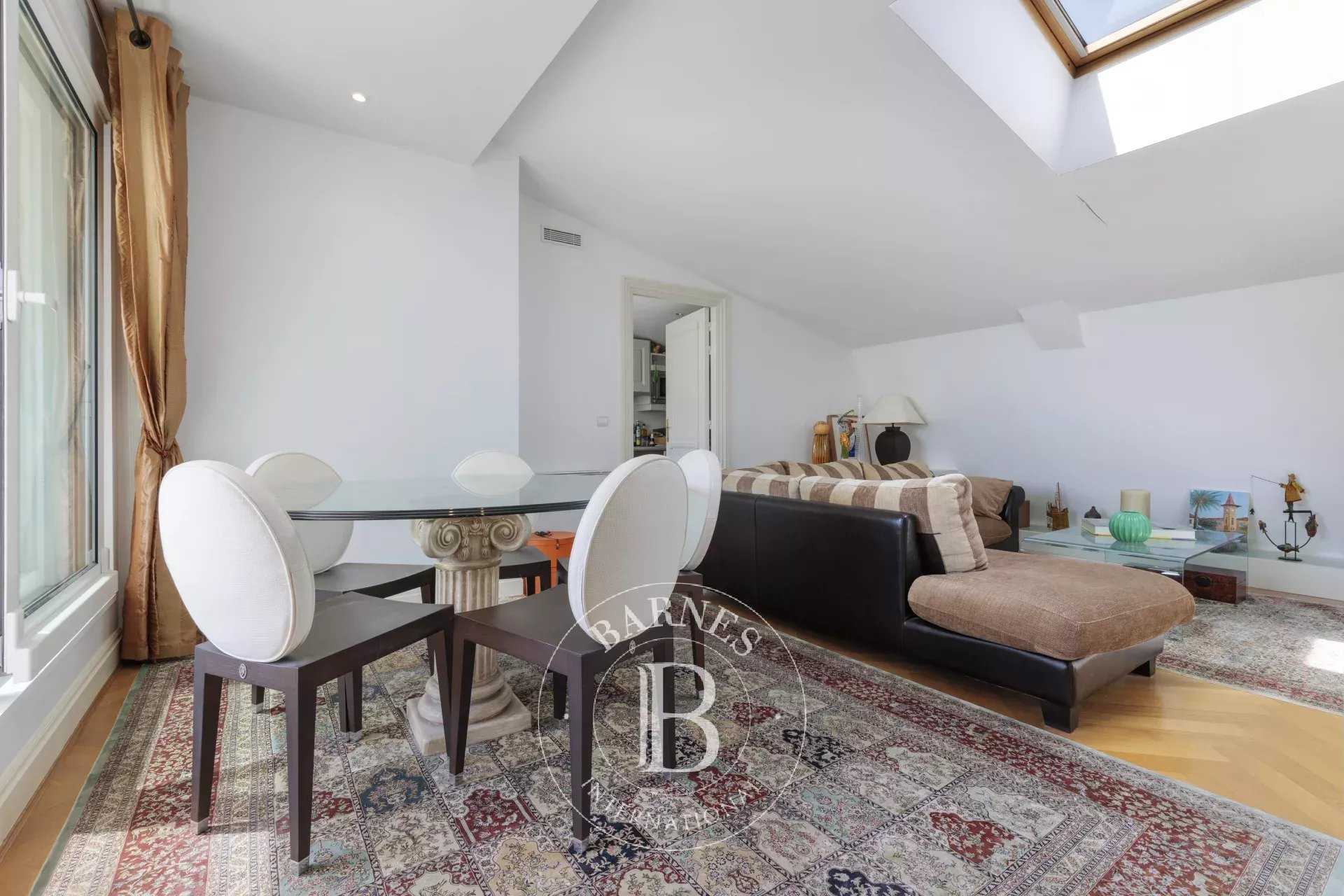 Paris  - Appartement 2 Pi&egrave;ces, 1 Chambre
