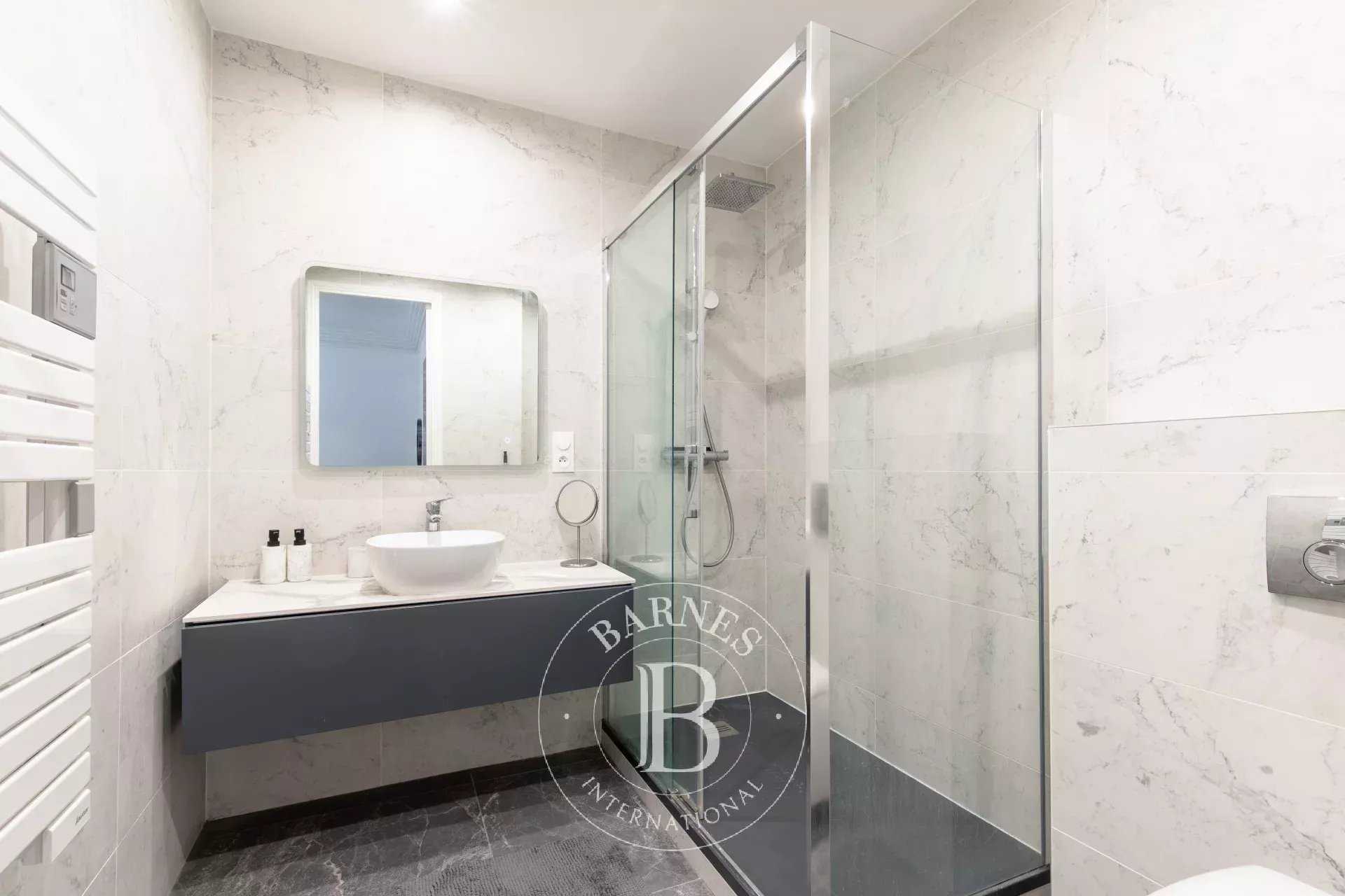Paris  - Appartement 2 Pièces, 1 Chambre